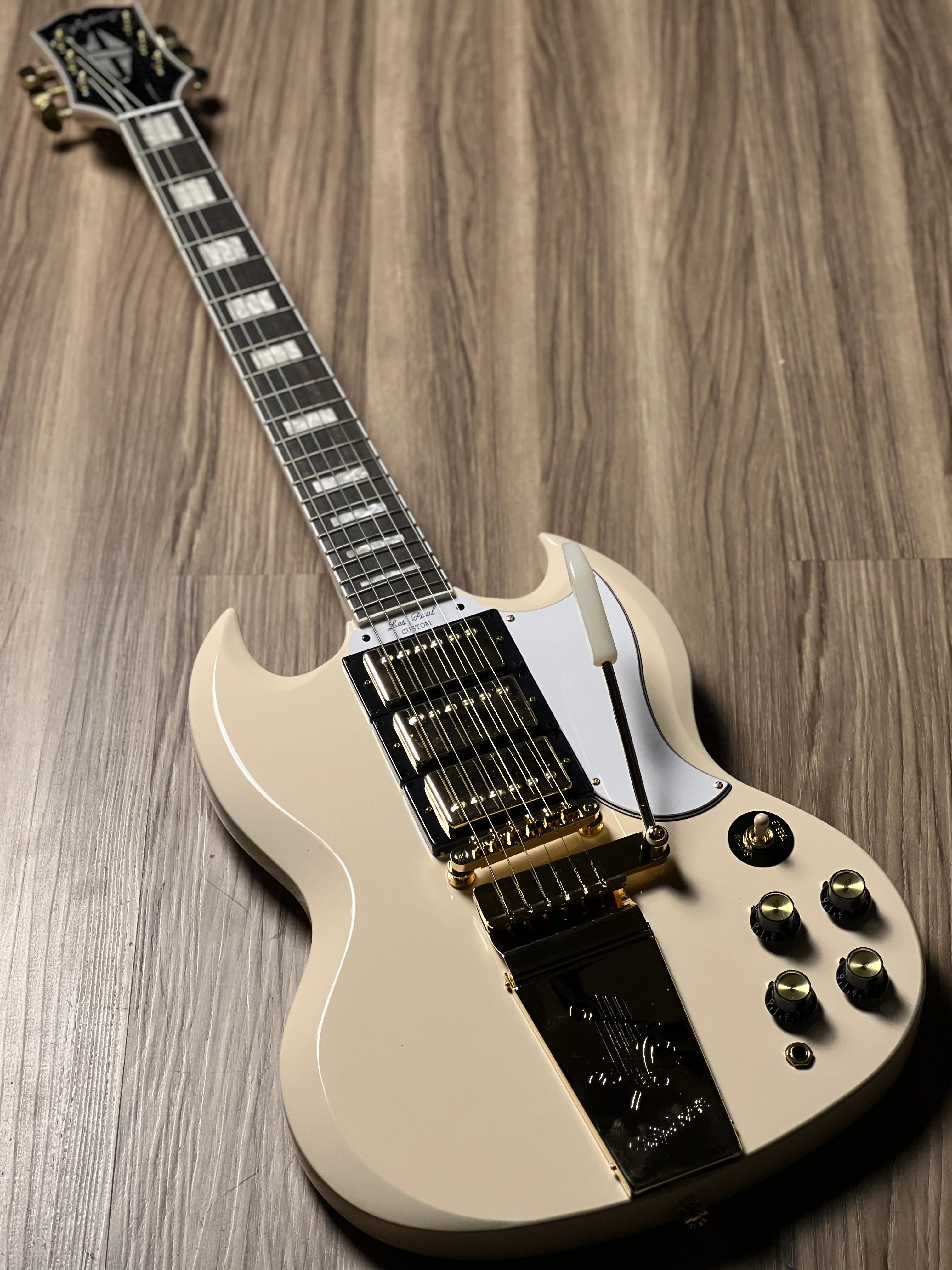 Epiphone SG Custom - 3 Pickup with Maestro in Classic White - Image 2