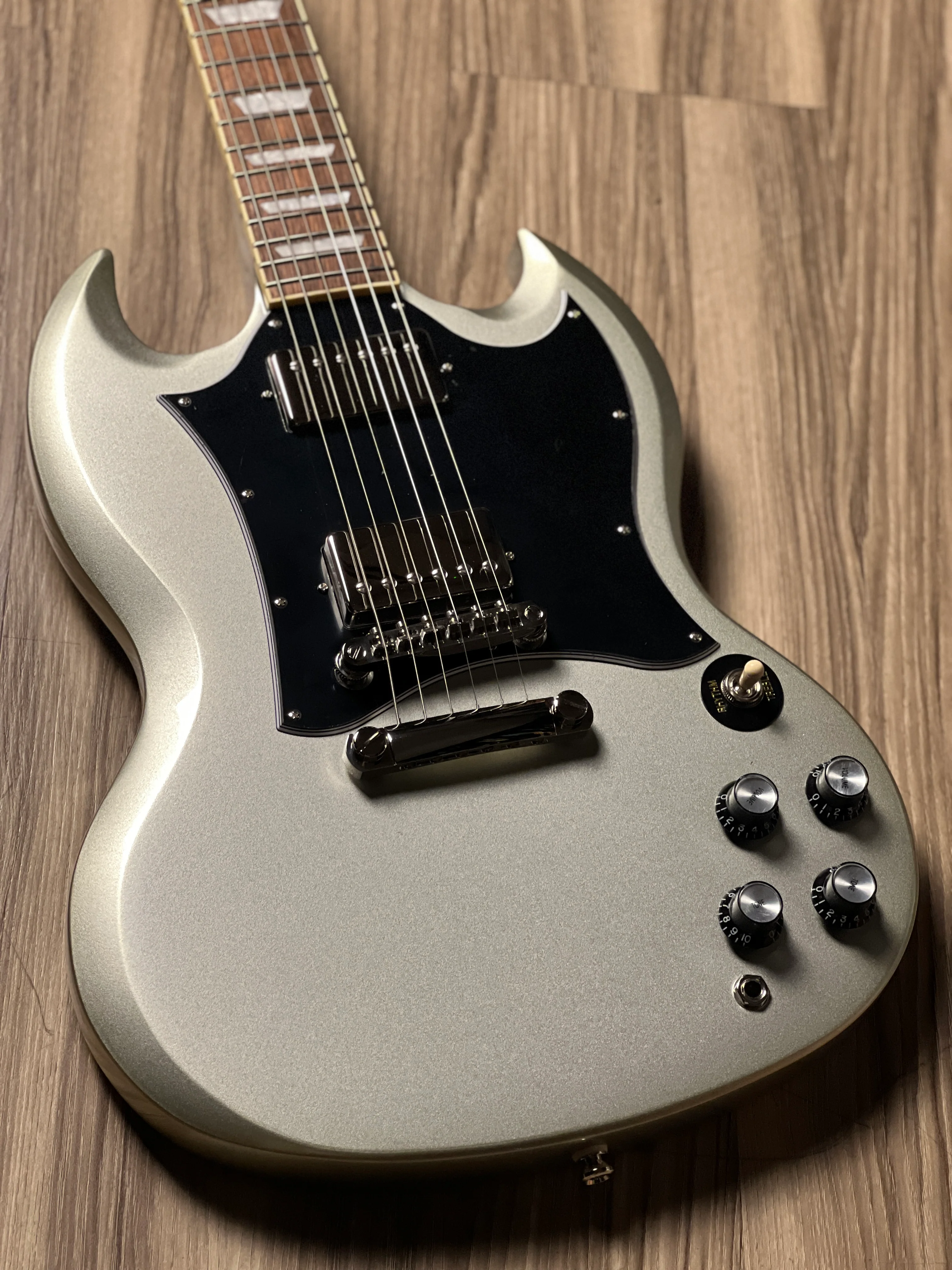 Epiphone SG Standard in Silver Mist - Image 4