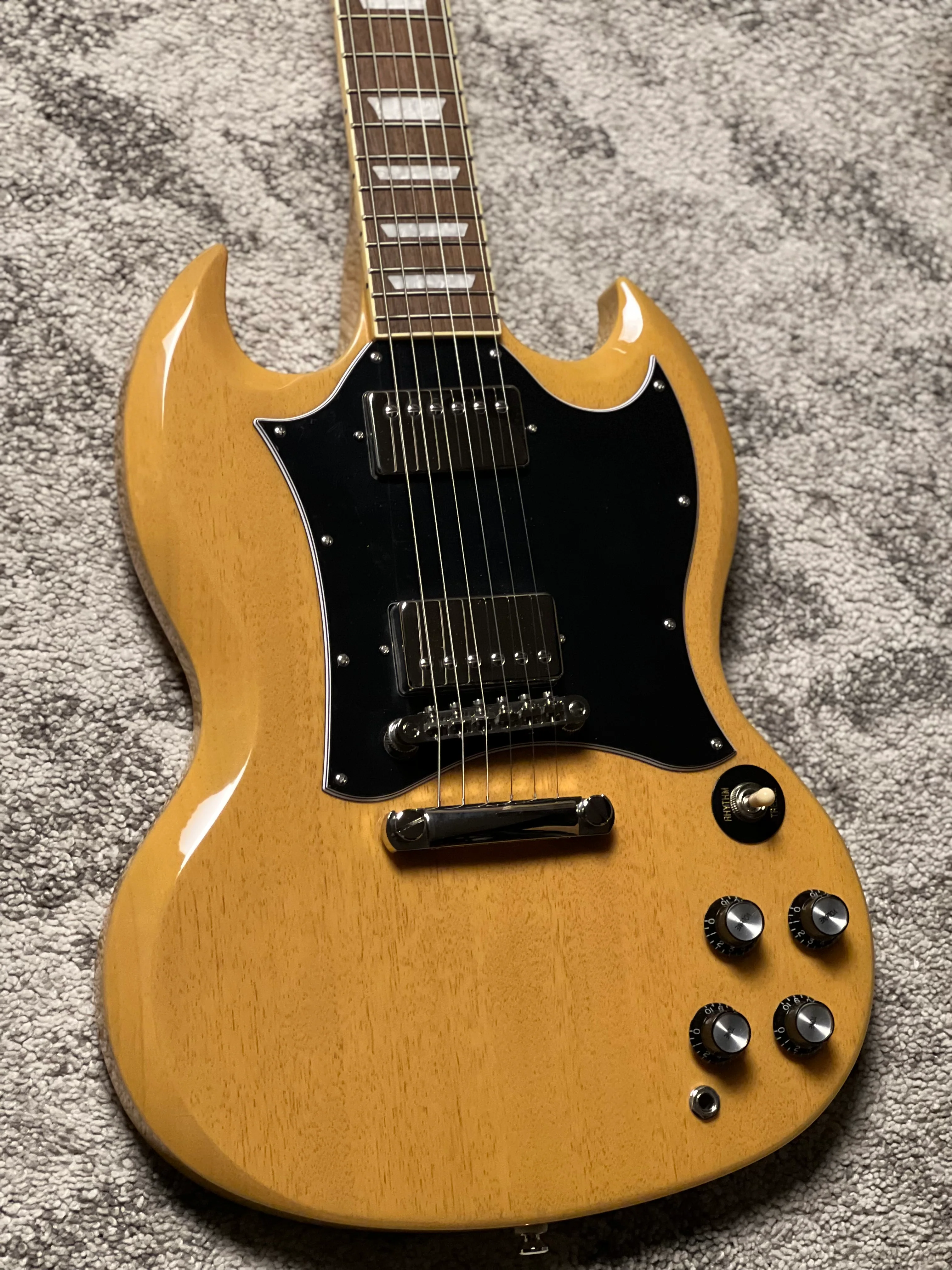 Epiphone SG Standard in TV Yellow w/Gigbag - Image 4