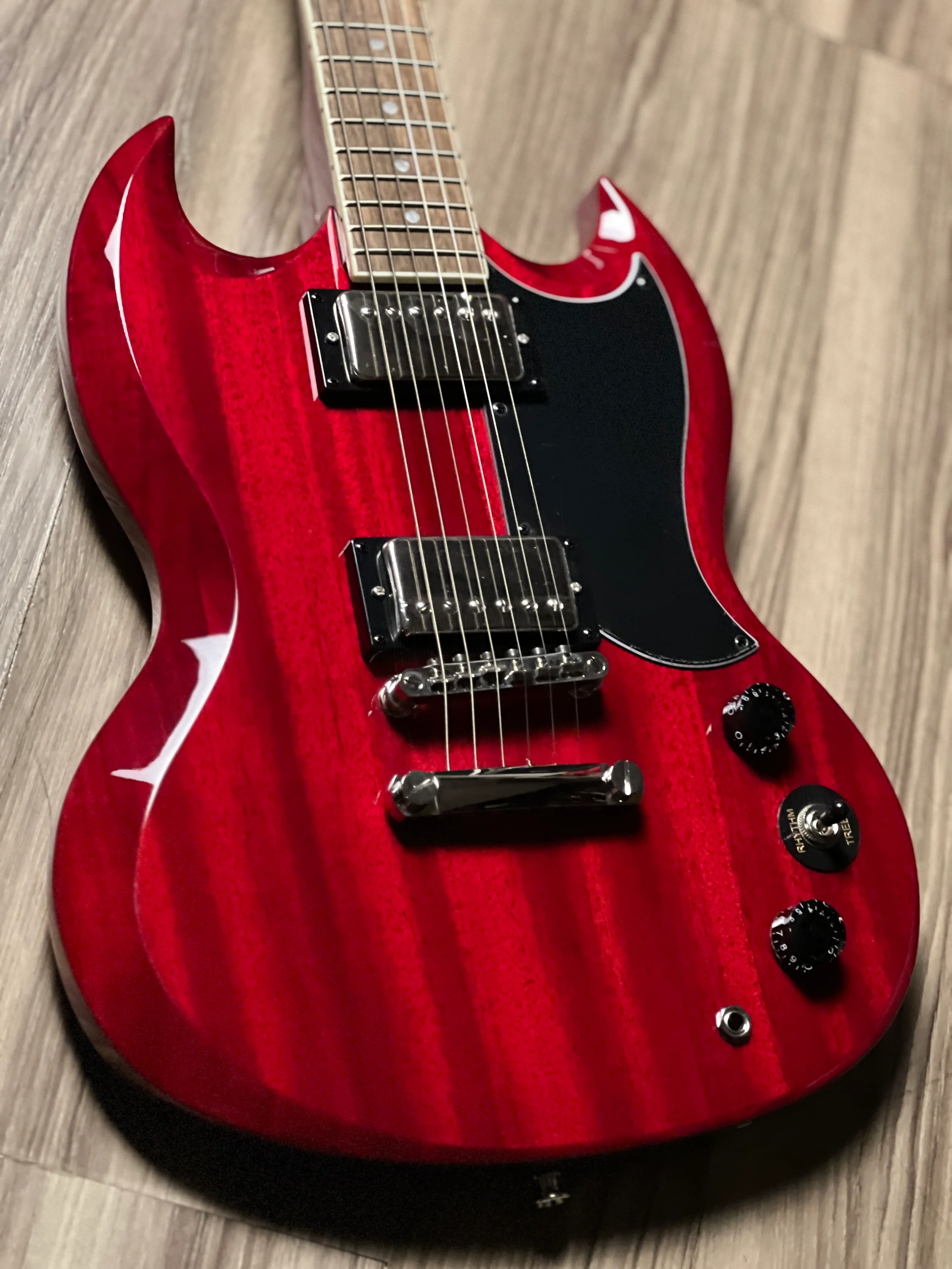 Epiphone SG Tribute in Cherry - Image 4