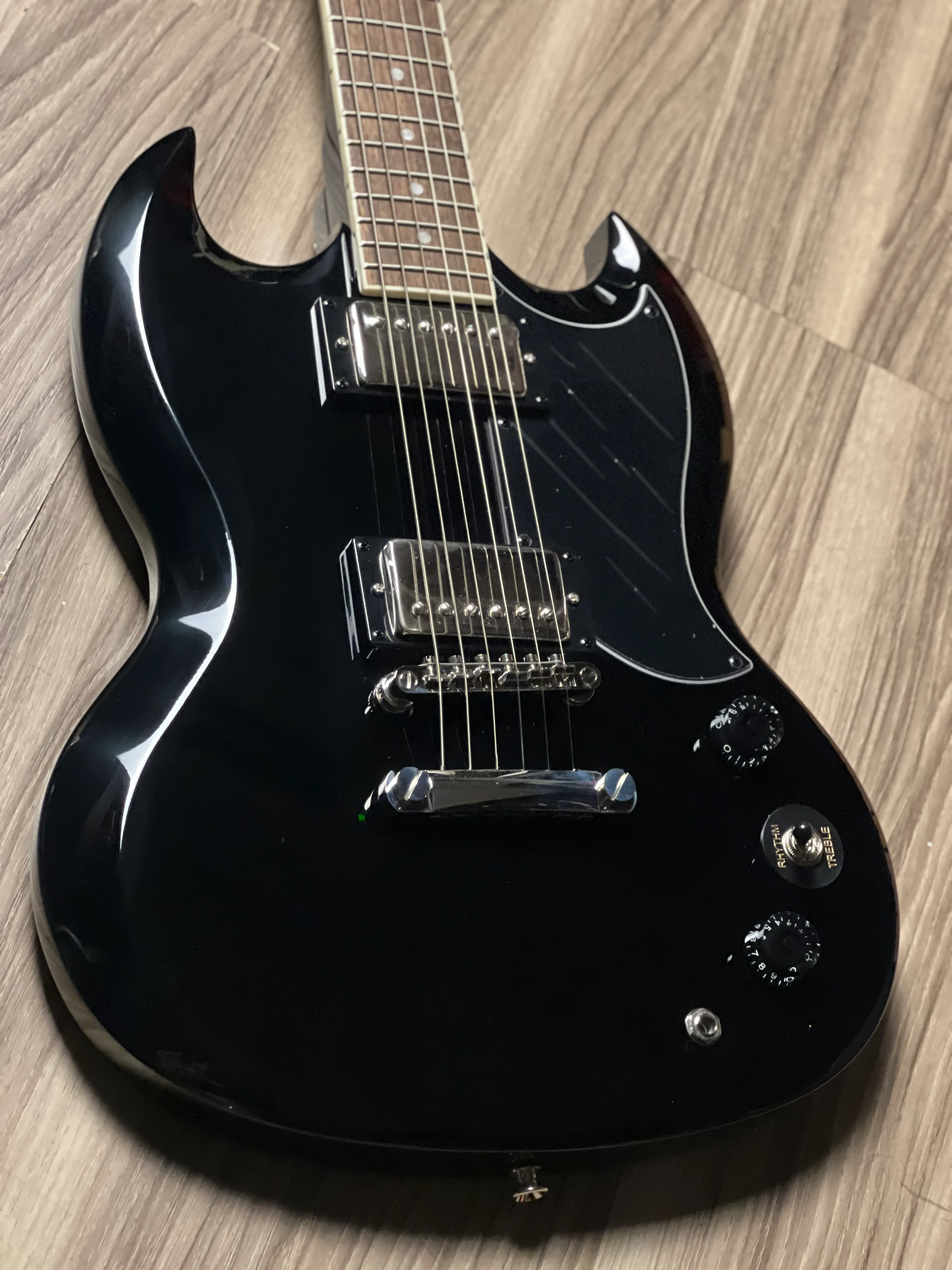 Epiphone SG Tribute in Ebony - Image 4