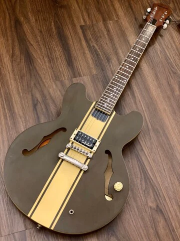 Epiphone Tom Delonge Signature ES-333 Semi-Hollow Brown Stripe - Image 3