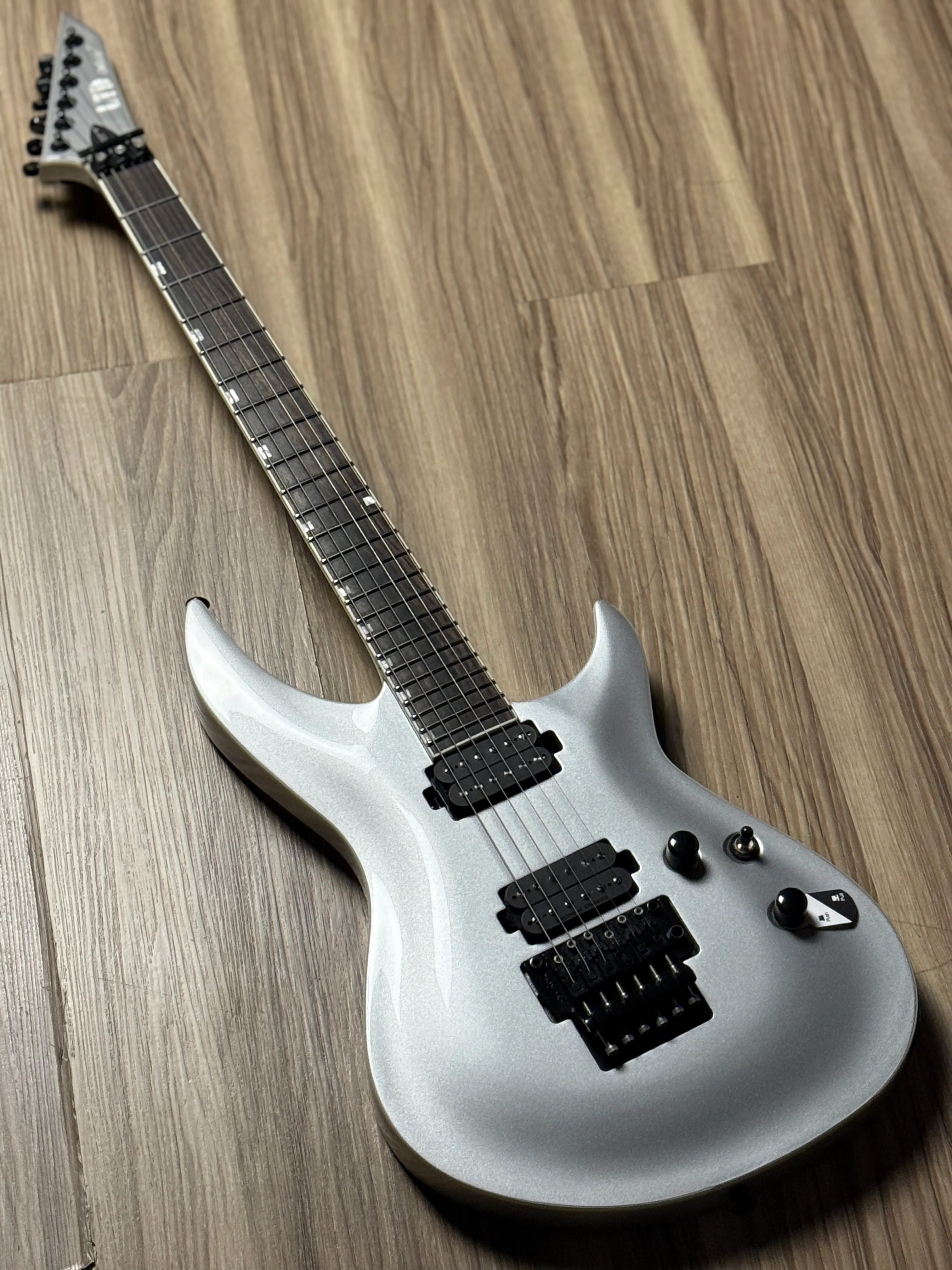 ESP LTD H3-1000FR LTD Deluxe In Metallic Silver - Image 2