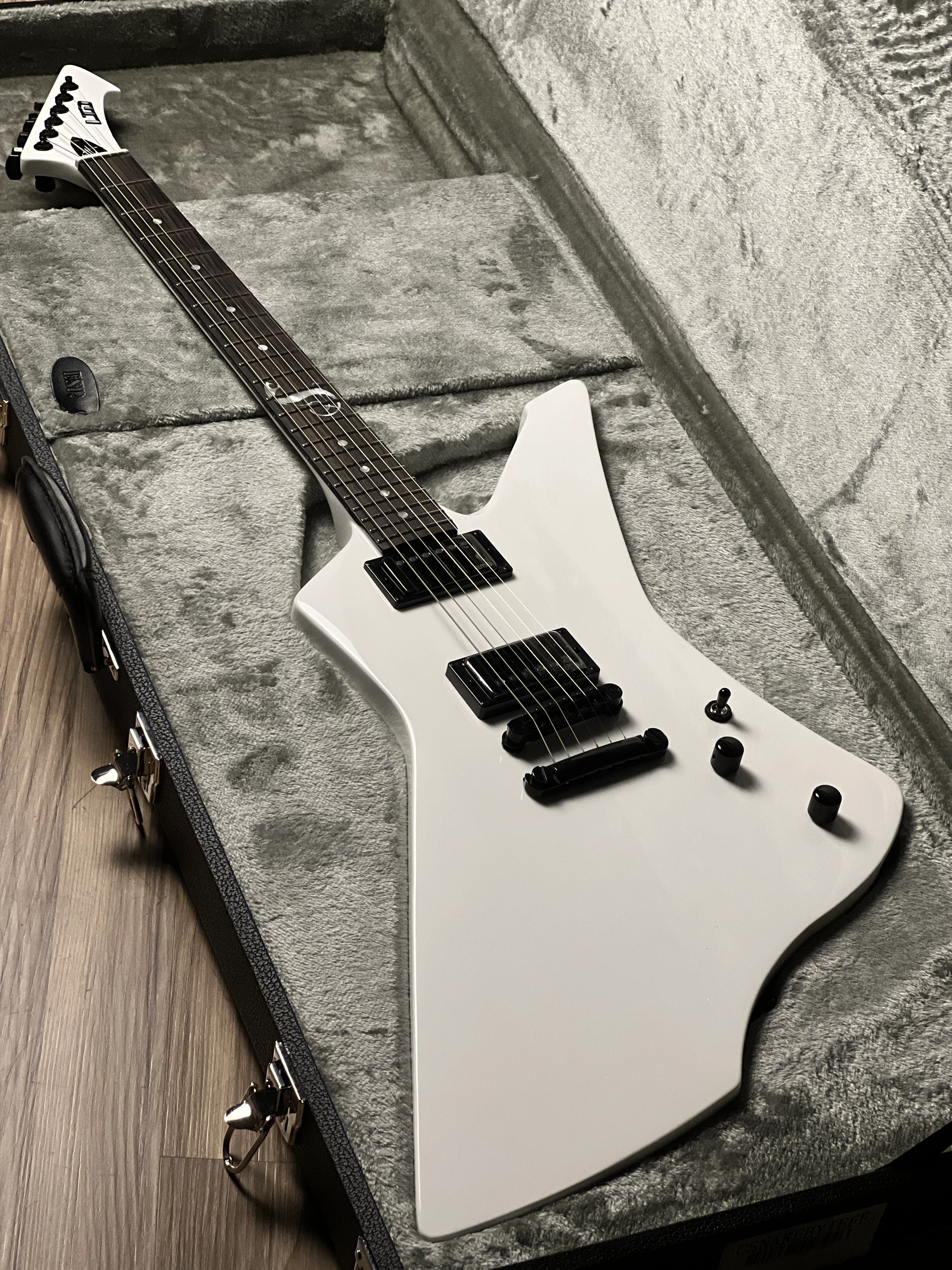 ESP LTD James Hetfield Signature Snakebyte in Snow White - Image 4