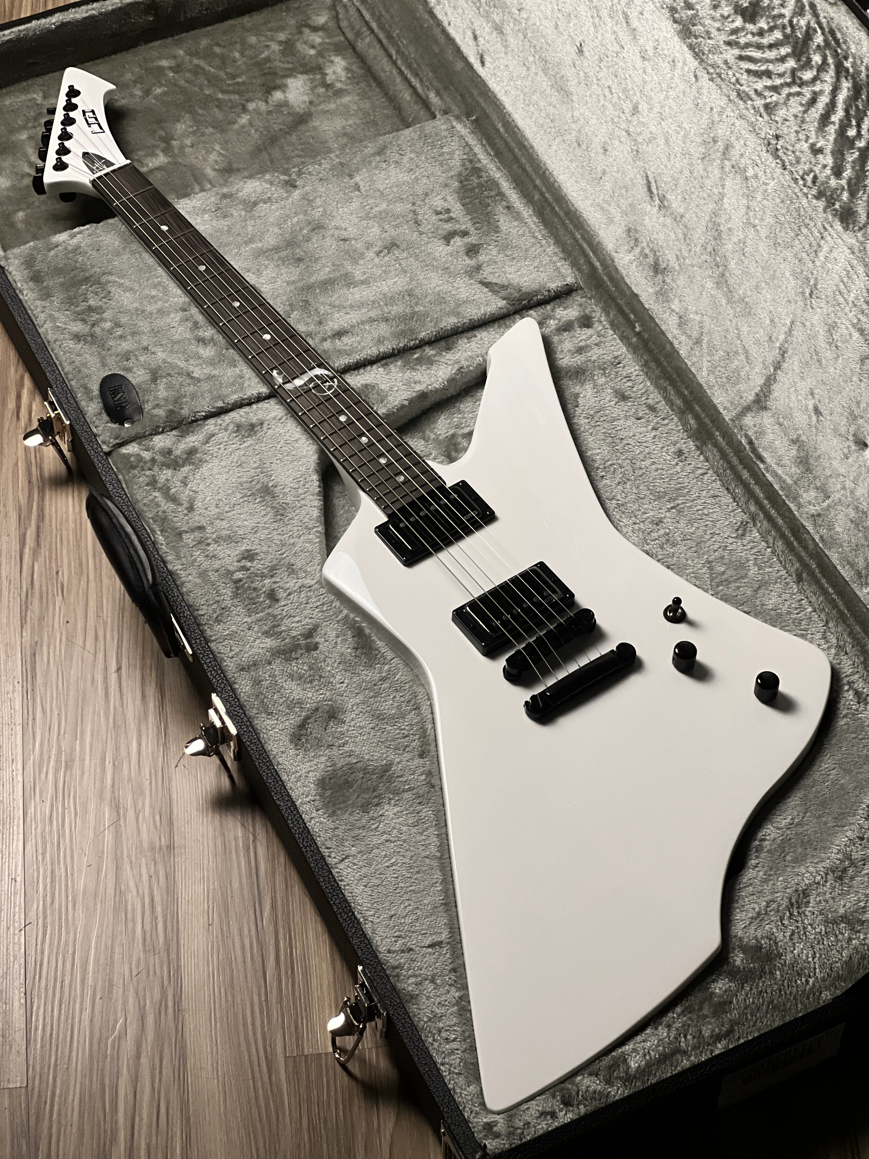 ESP LTD James Hetfield Signature Snakebyte in Snow White - Image 5