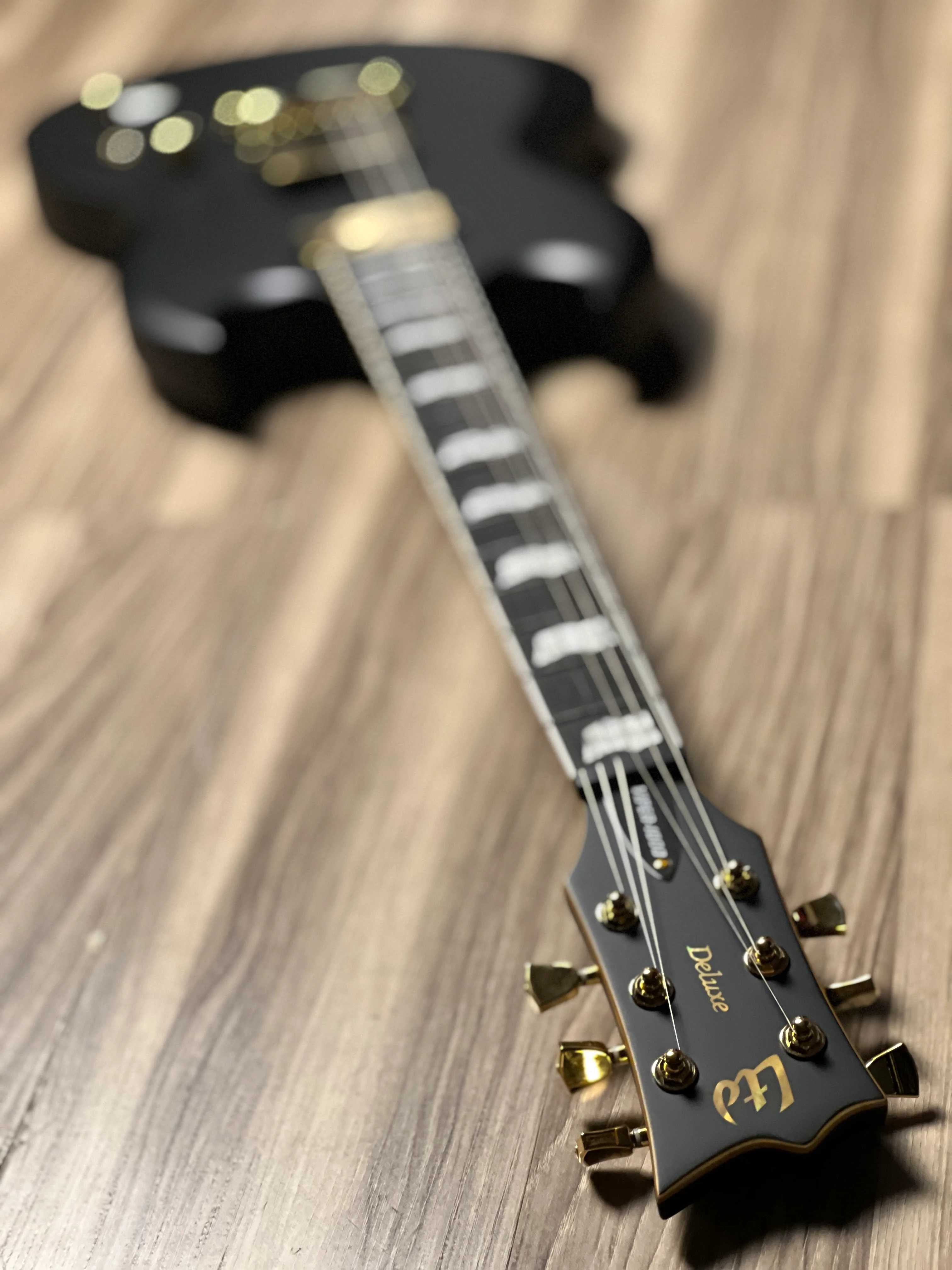 ESP LTD Viper-1000 in Vintage Black - Image 6