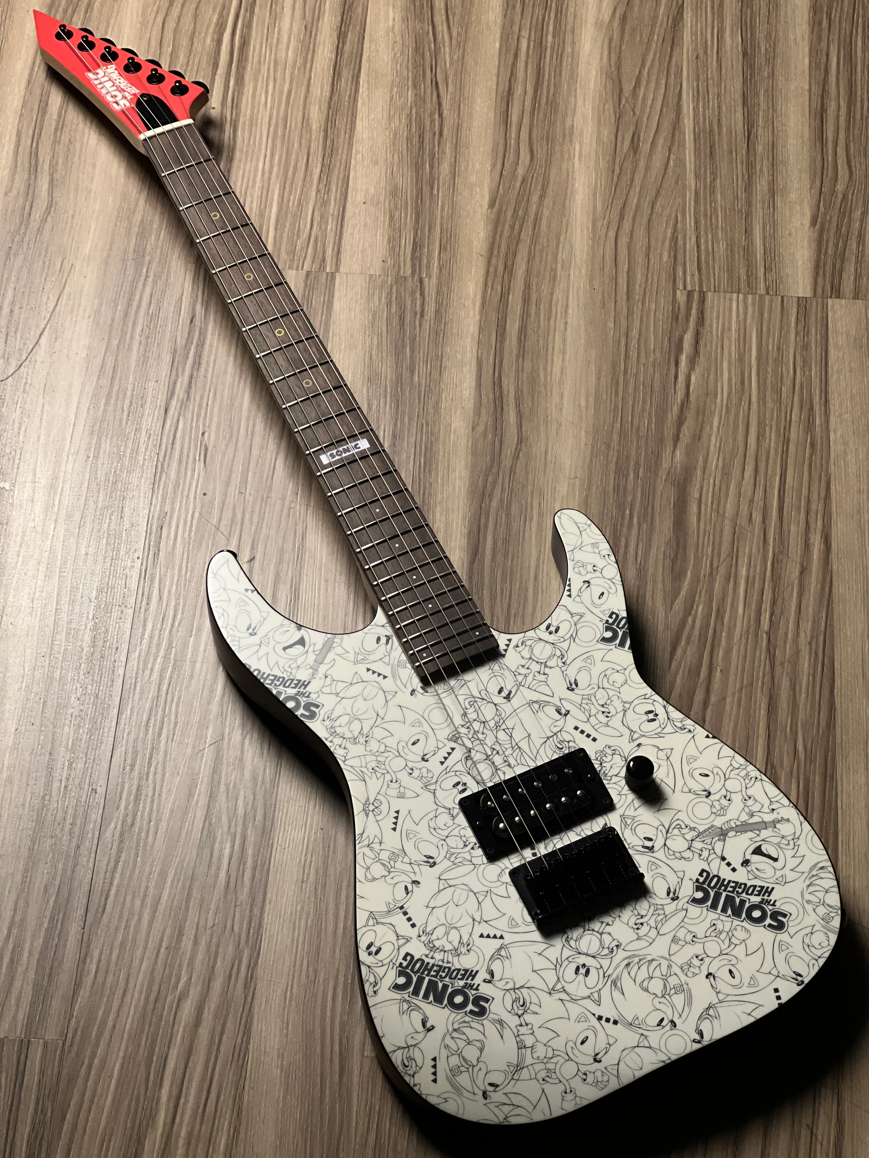 ESP Sonic The Hedgehog Guitar III - Classic Sonic Edition 0440243 - Image 2
