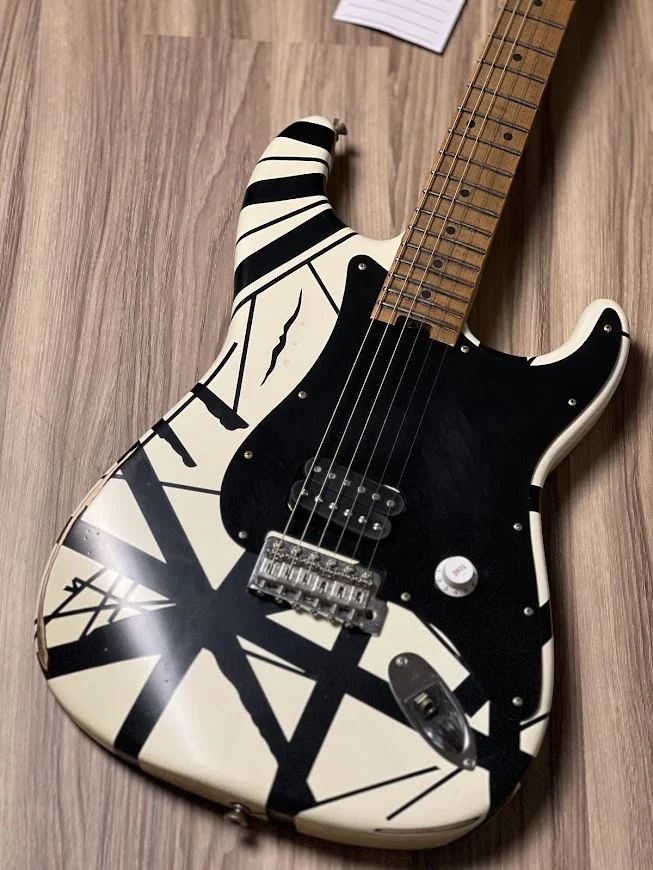 EVH Striped Series 78 Eruption In Black/White - Image 2
