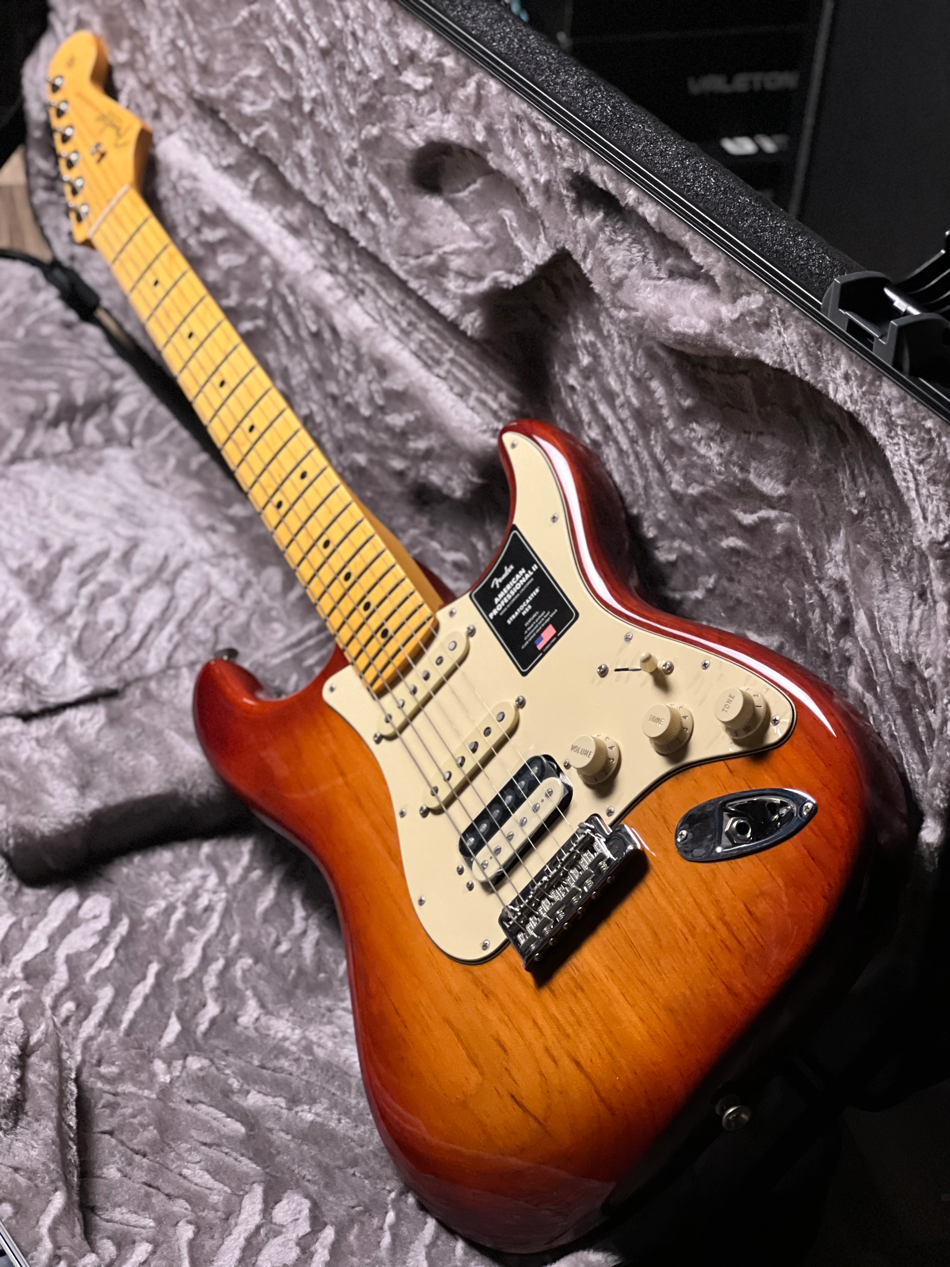 Fender American Professional II HSS Stratocaster with Maple FB in Sienna Sunburst US23075511 - Image 4