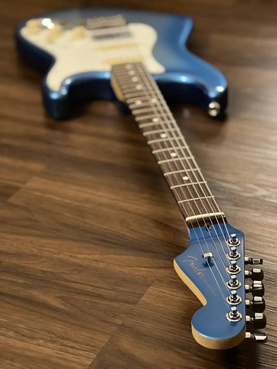 Fender American Showcase HSS Stratocaster with RW FB in Sky Burst Metallic - Image 4