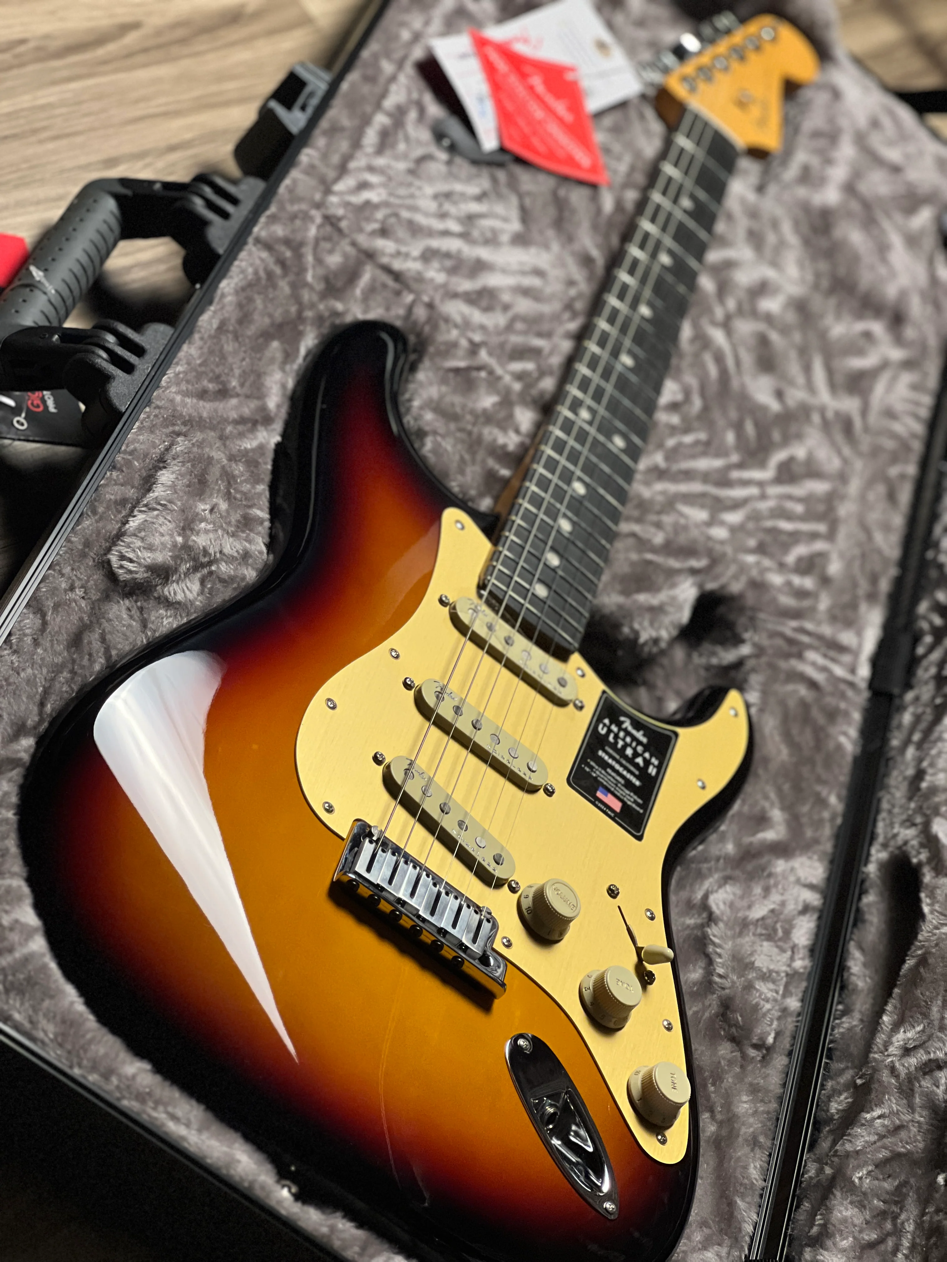 Fender American Ultra II Stratocaster with Ebony FB in Ultraburst US240020462 - Image 4