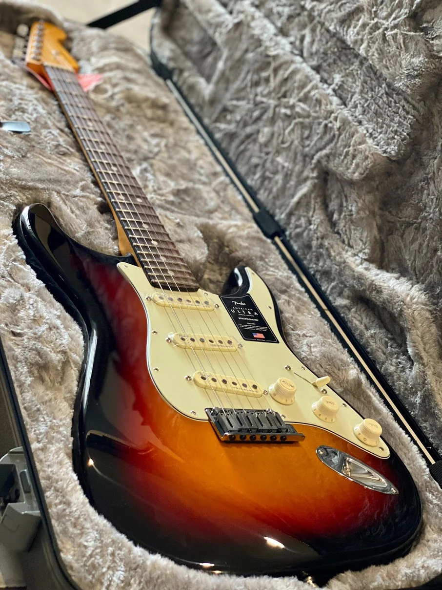Fender American Ultra Stratocaster - Ultraburst with Rosewood Fingerboard - Image 2
