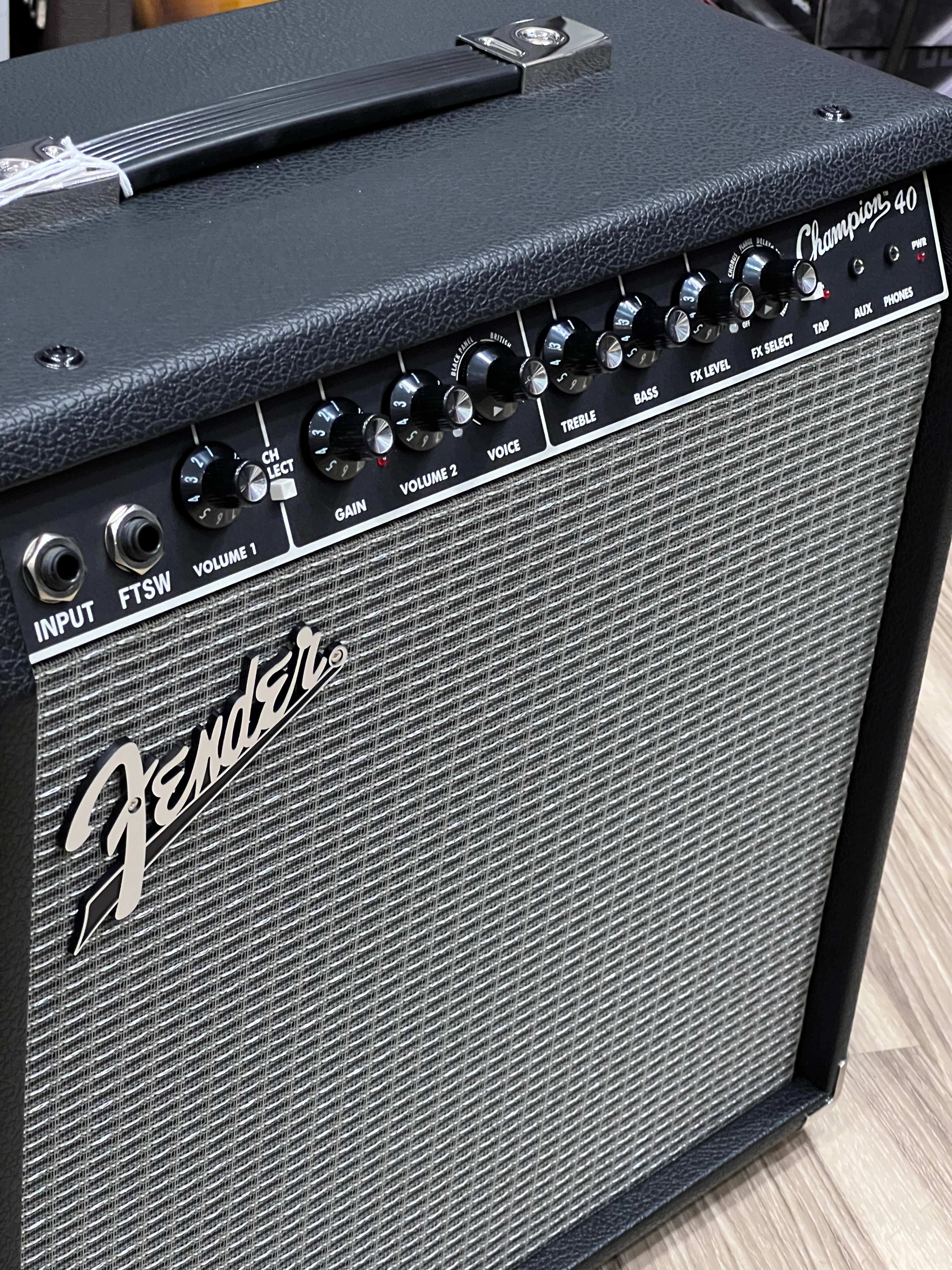 Fender Champion 40 Guitar Amplifier - Image 2