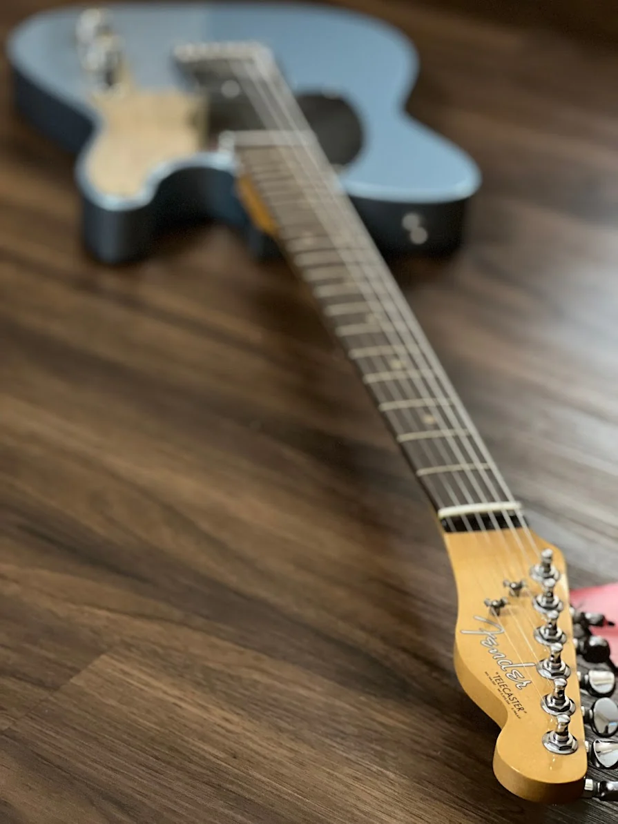 Fender Chrissie Hynde Telecaster with Rosewood FB in Ice Blue Metallic - Image 7