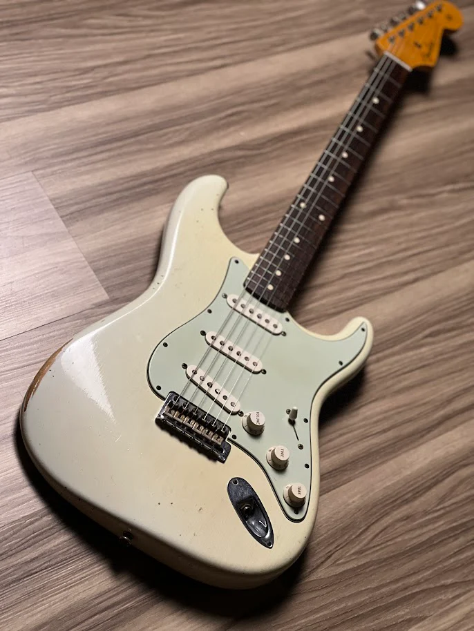 Fender Custom Shop 1961 Stratocaster Relic in Olympic White R71829 - Image 12