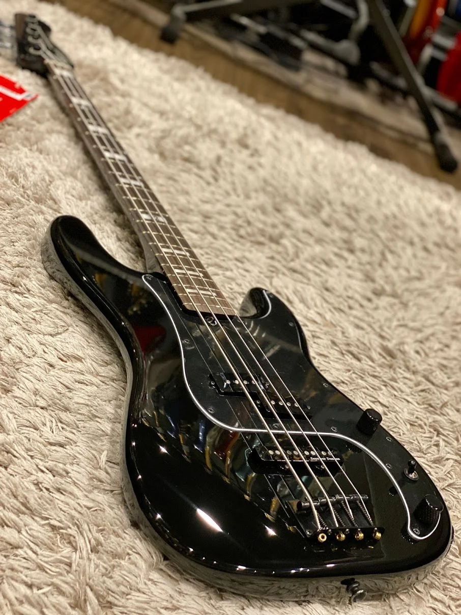 Fender Duff Mckagan Signature Deluxe Precision Bass with Rosewood FB in Black - Image 2