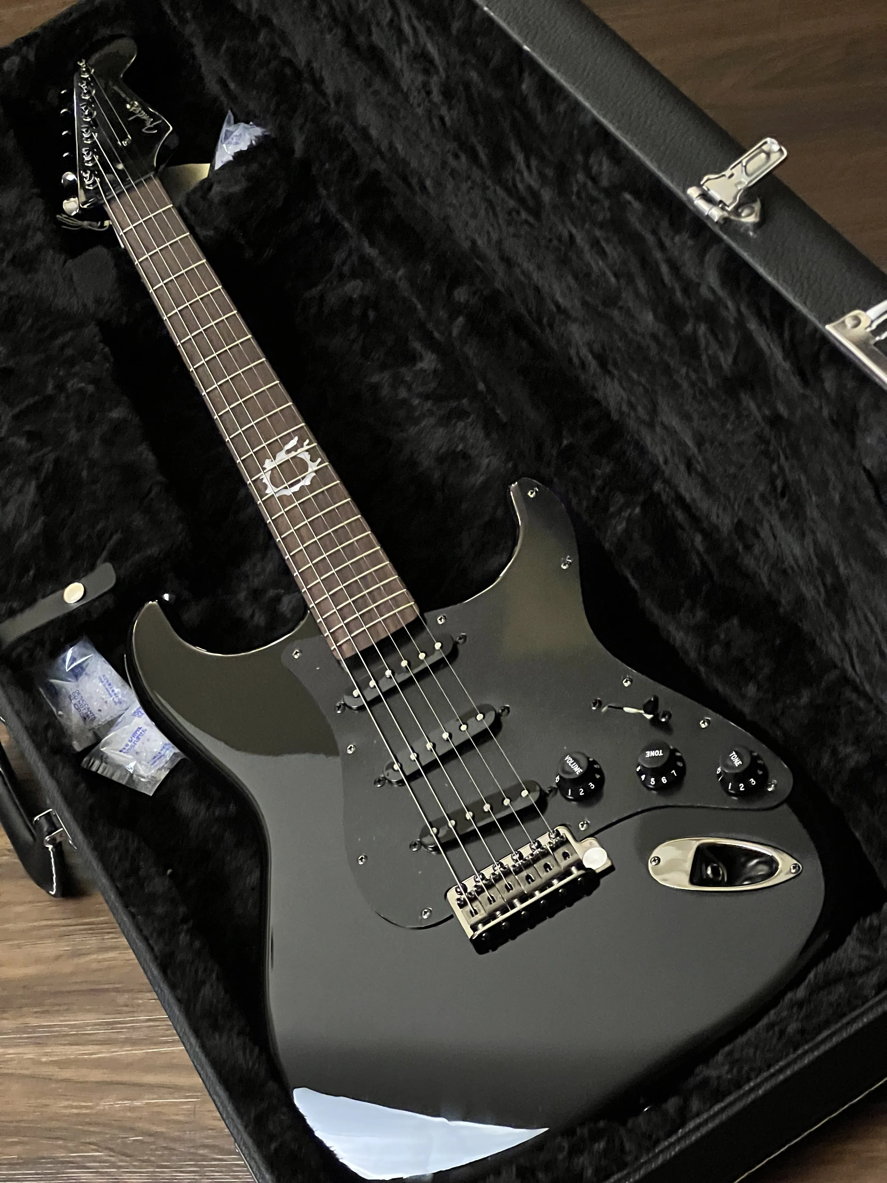 Fender Final Fantasy XIV Stratocaster with Rosewood FB in Black - Image 2