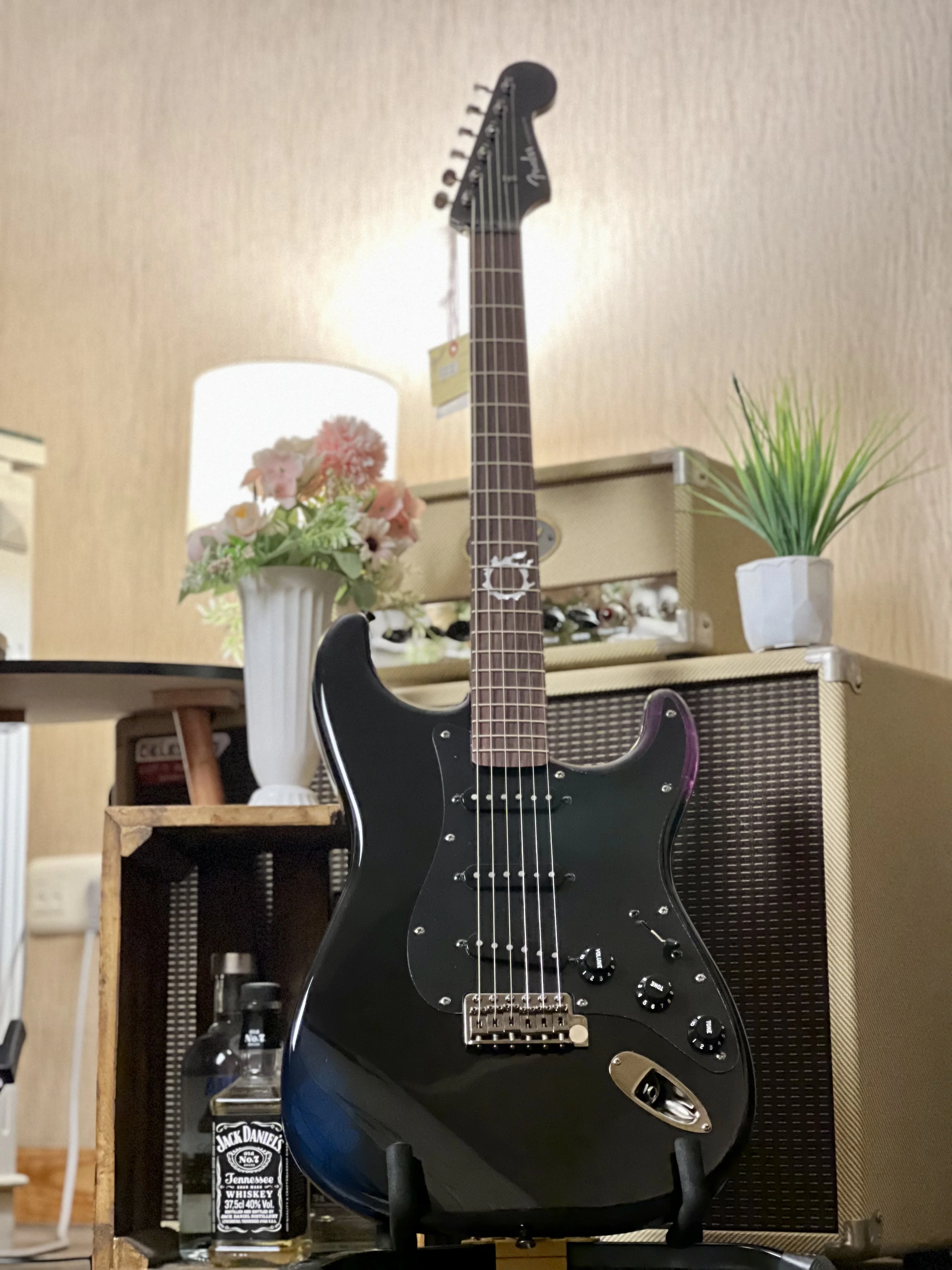 Fender Final Fantasy XIV Stratocaster with Rosewood FB in Black - Image 4