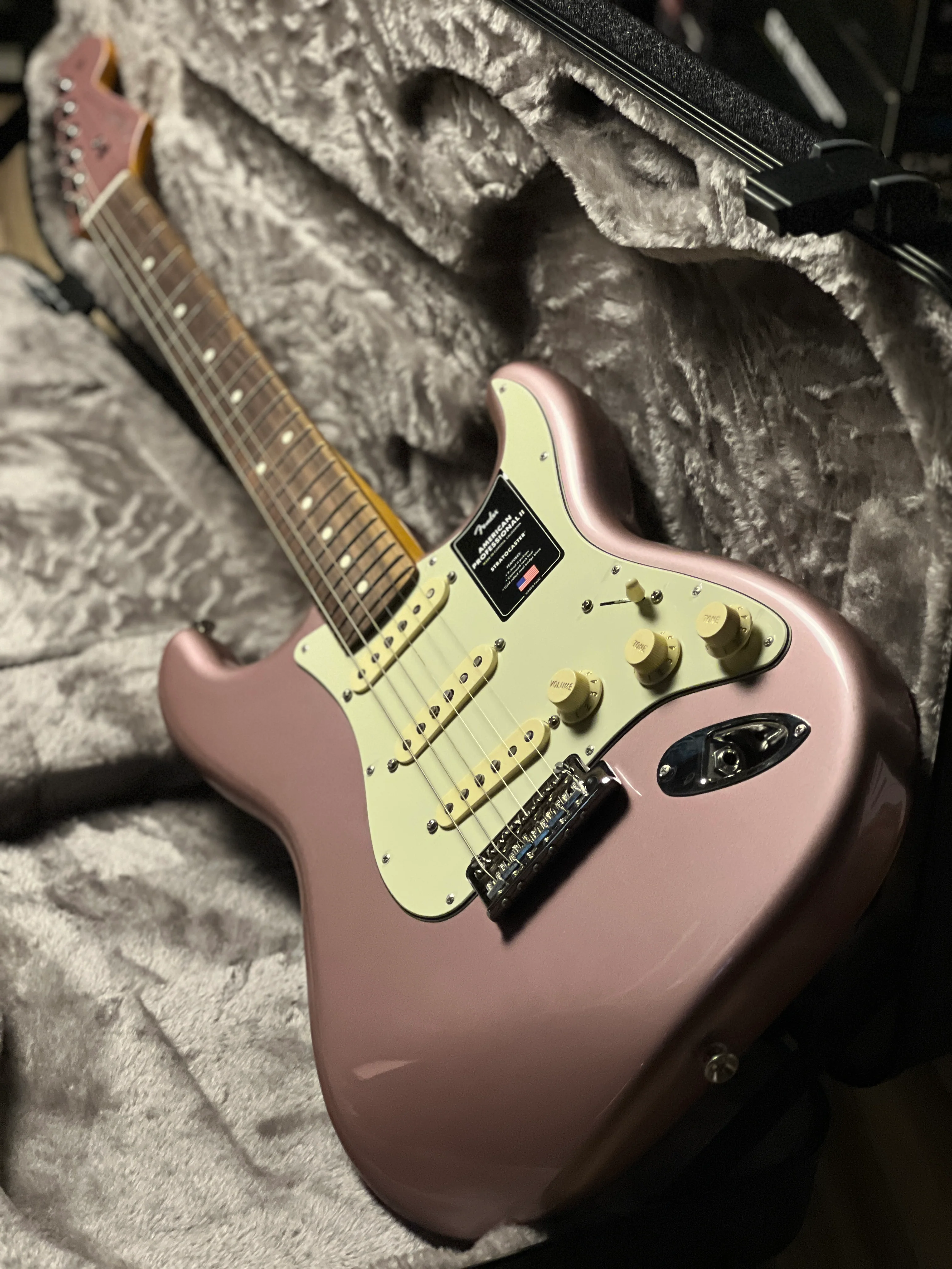 Fender FSR American Professional II Stratocaster in Burgundy Mist Metallic w/MHC US240034090 - Image 4