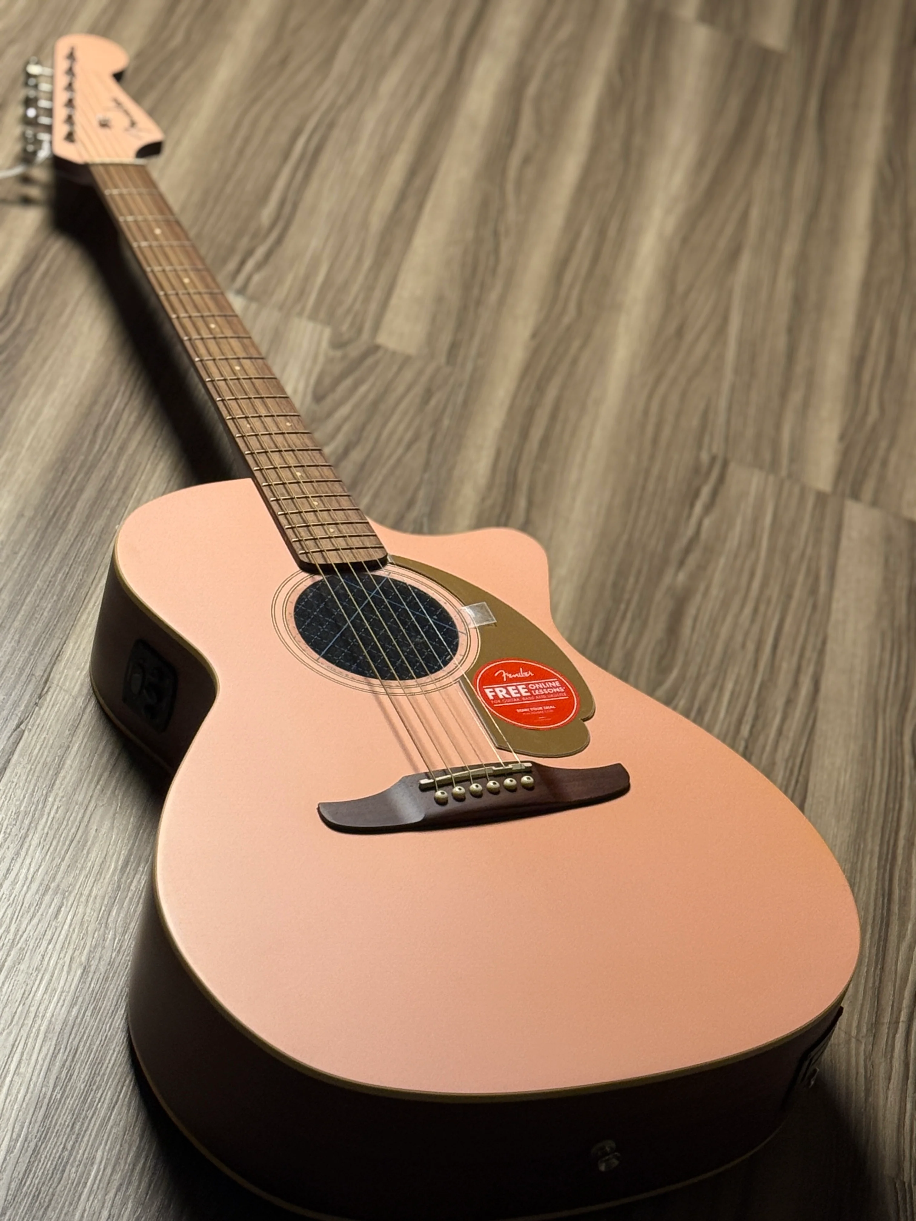 Fender FSR California Newporter Player Medium-Sized with Walnut FB in Shell Pink