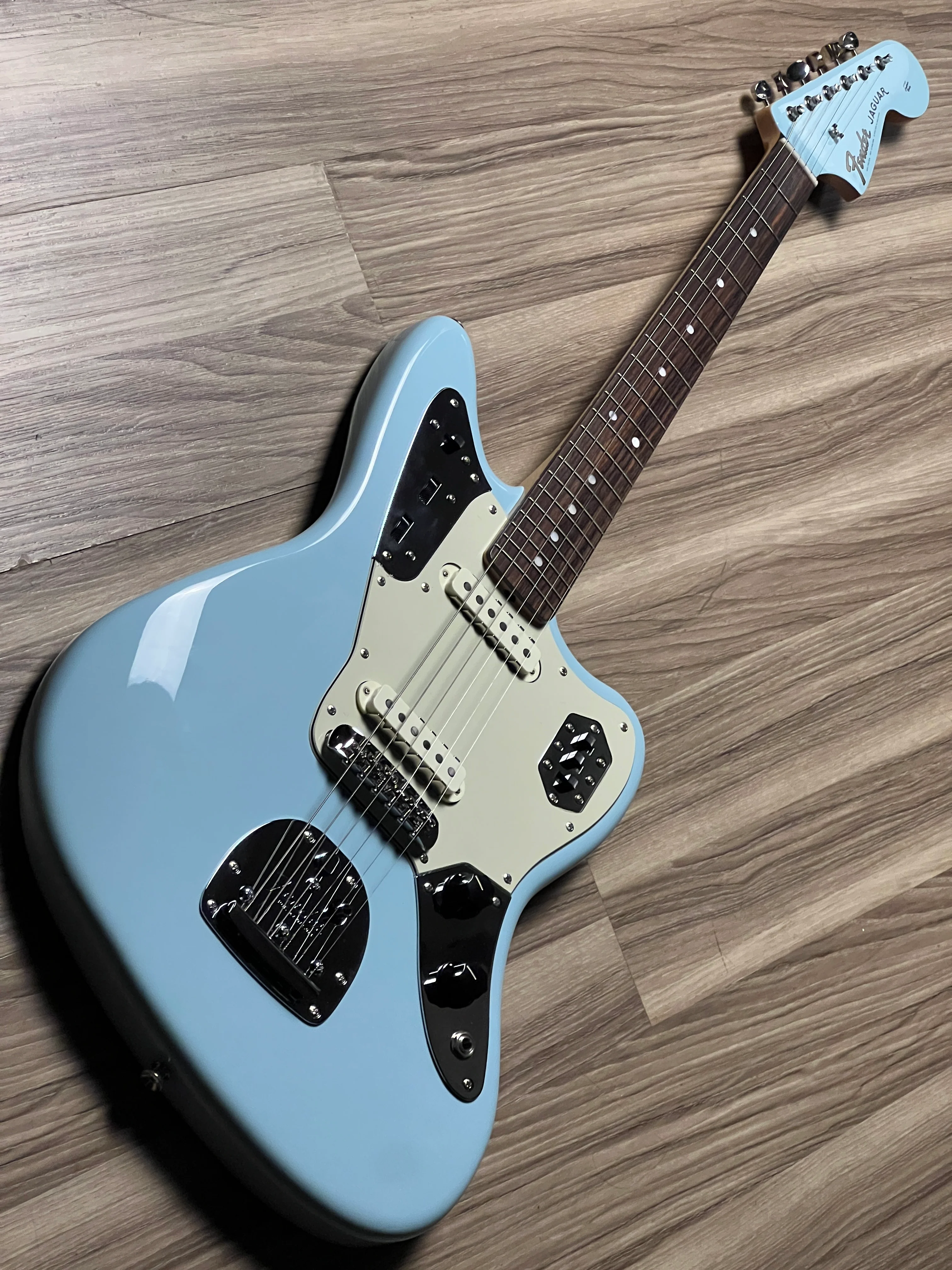 Fender FSR Traditional 60s Jaguar with RW FB in Daphne Blue JD24028892 - Image 3