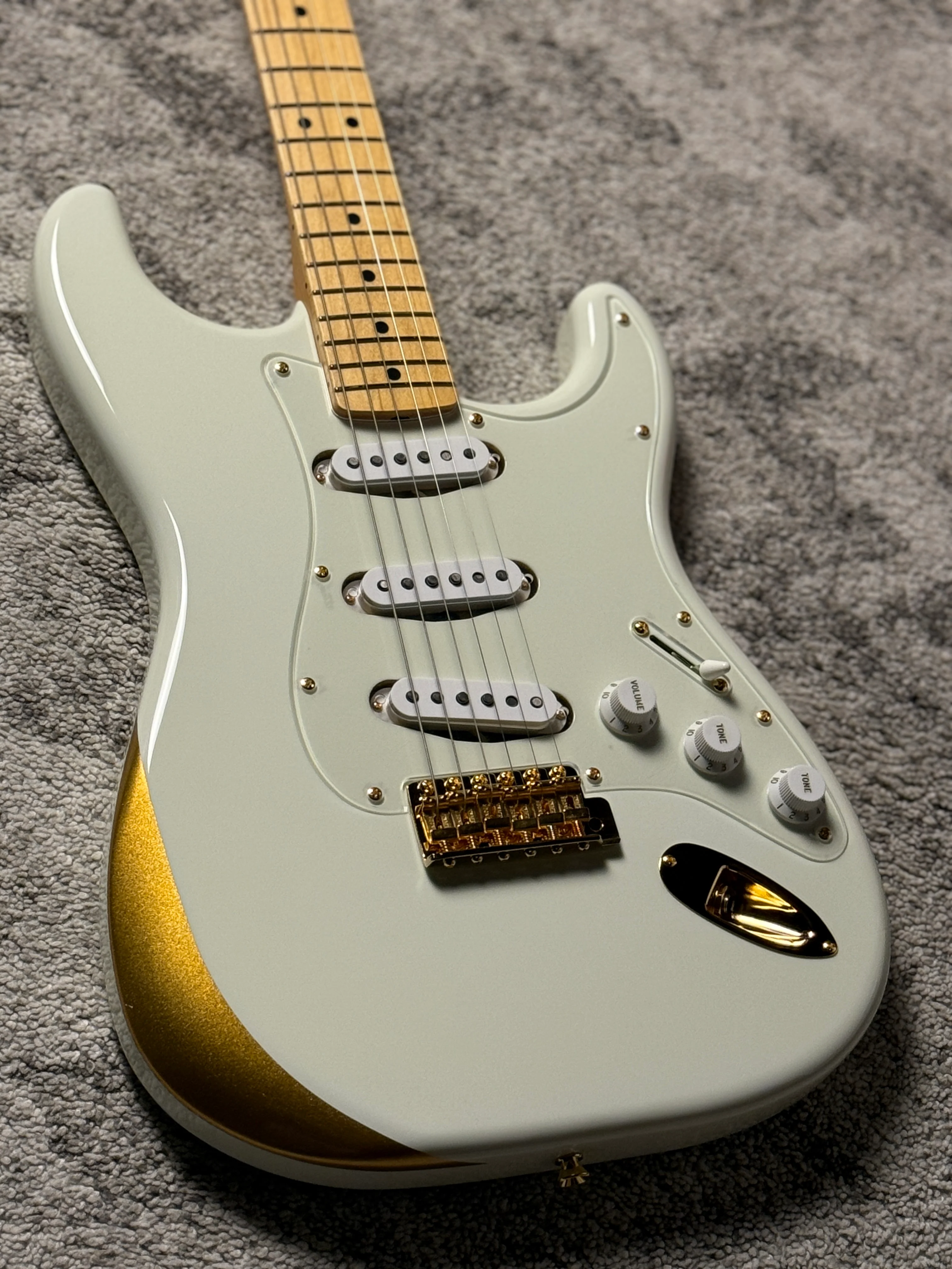 Fender Japan Ken Stratocaster Experiment No. 1 with Maple FB in White JD23027580 - Image 4