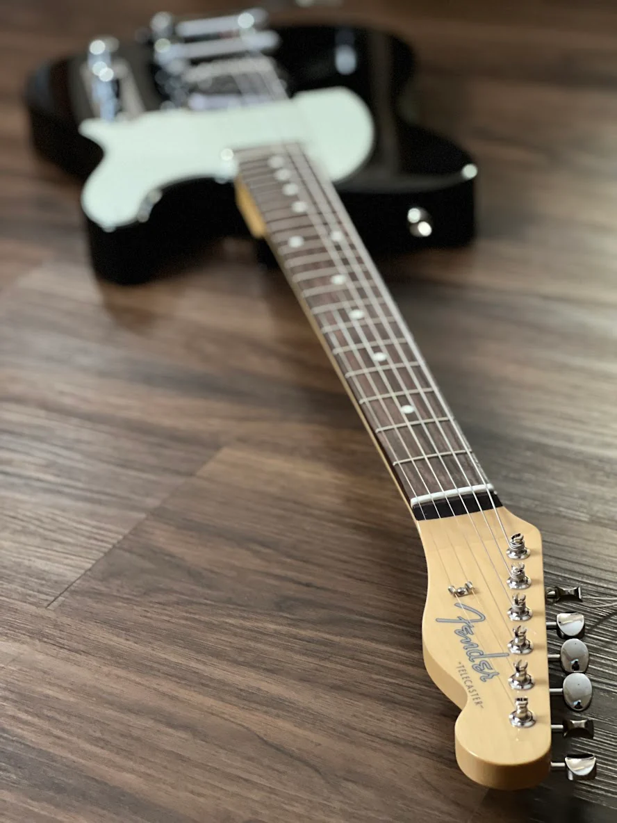 Fender Japan Limited Edition Traditional 60s Telecaster with Bigsby Rosewood FB in Black - Image 6