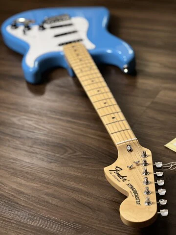 Fender Japan Limited International Color Stratocaster with Maple FB in Maui Blue - Image 5