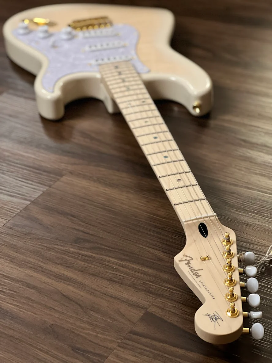 Fender Japan Ritchie Kotzen Stratocaster with Maple FB in See-Through White Burst - Image 6