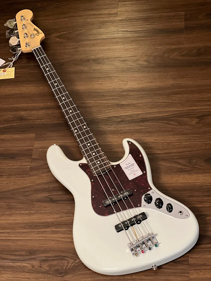 Fender Japan Traditional II 60s Jazz Bass with Rosewood FB in Olympic White