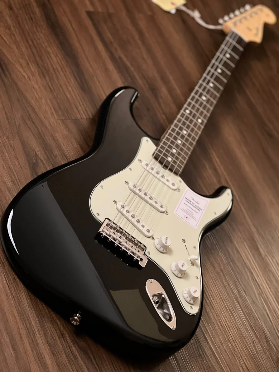 Fender Japan Traditional II 60s Stratocaster with RW FB in Black - Image 4