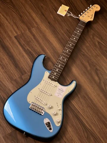 Fender Japan Traditional II 60s Stratocaster with RW FB in Lake Placid Blue - Image 3