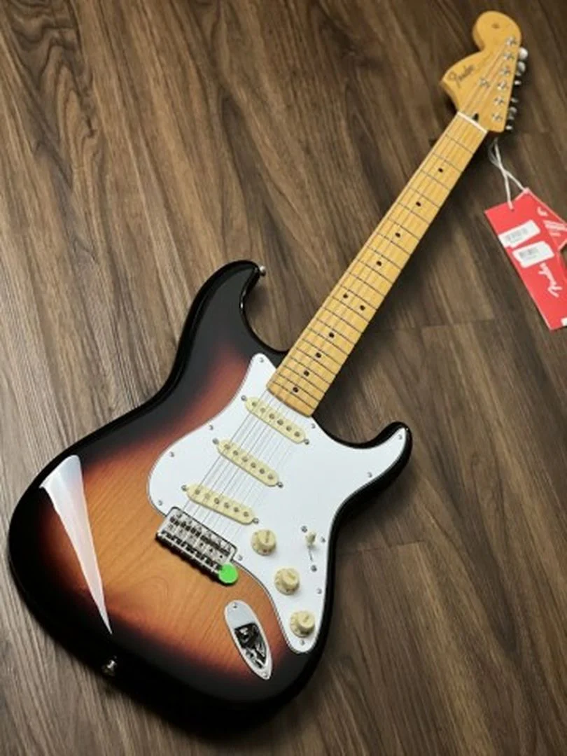 Fender Jimi Hendrix Signature Stratocaster with Maple FB in 3-Tone Sunburst - Image 2