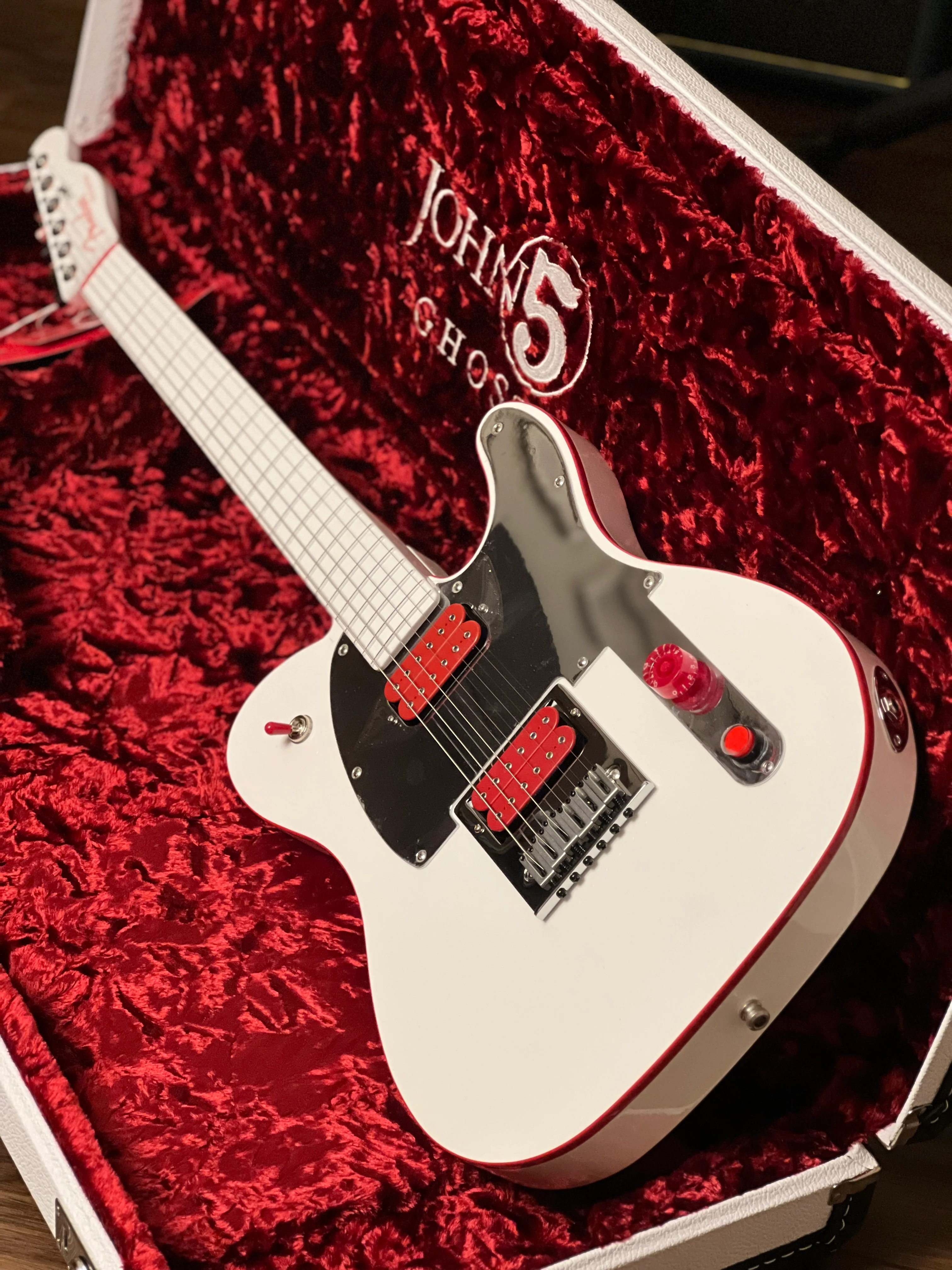 Fender John 5 Ghost Telecaster with Maple FB in Arctic White - Image 3