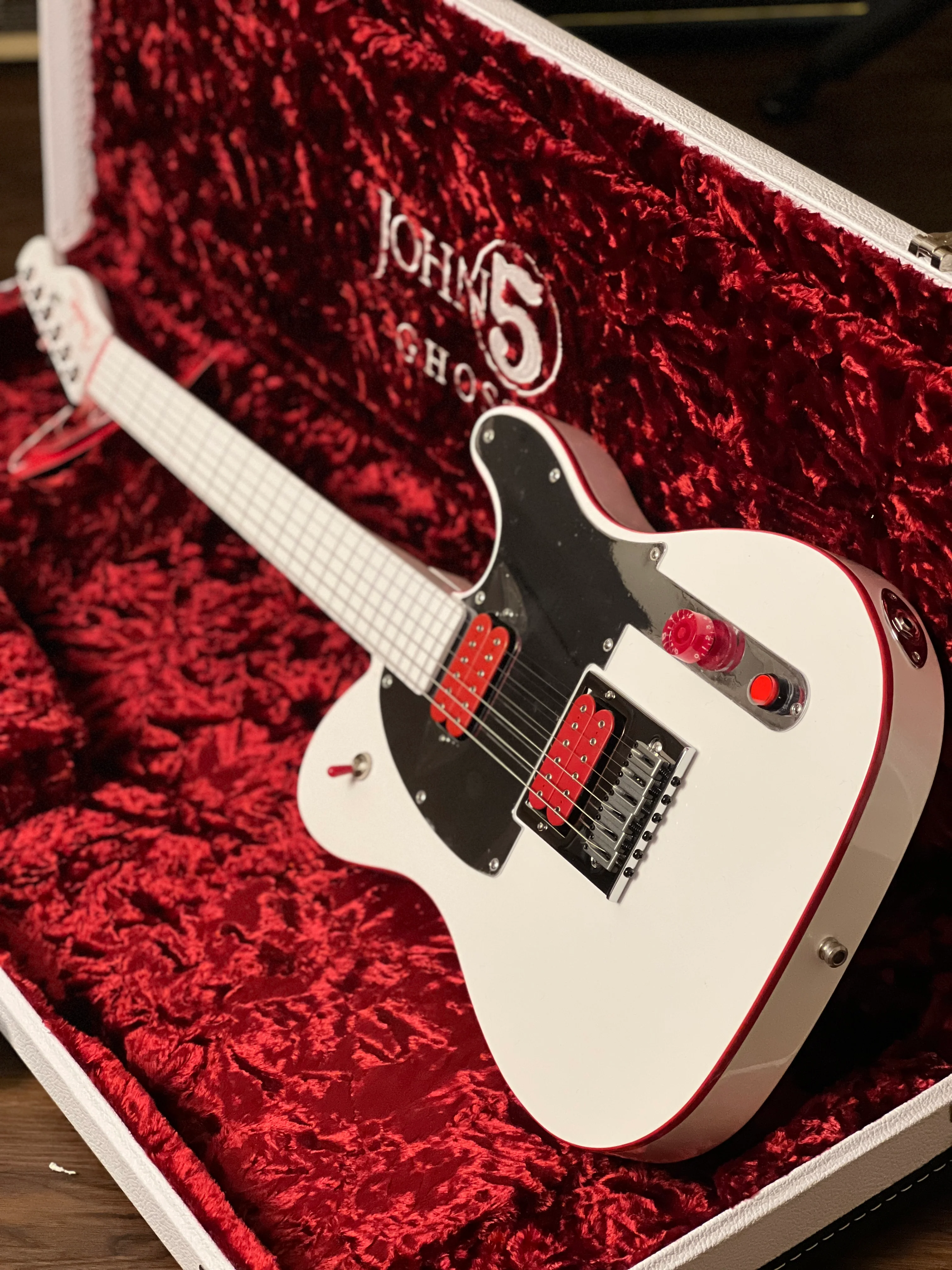 Fender John 5 Ghost Telecaster with Maple FB in Arctic White - Image 4