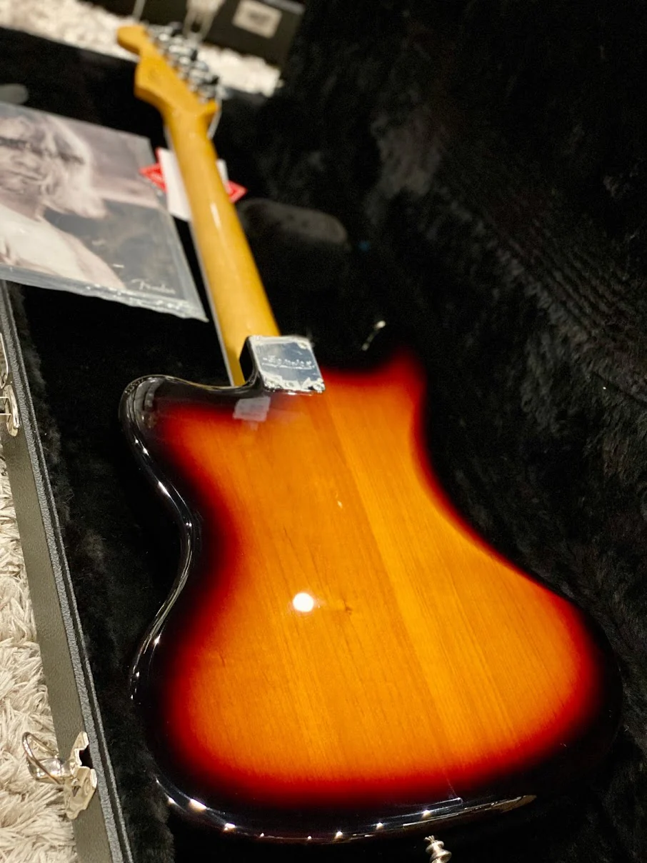 Fender Kurt Cobain Signature Jaguar 3-Color Sunburst - Image 3