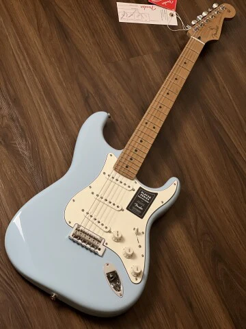 Fender Limited Edition Player Stratocaster with Roasted Maple FB in Sonic Blue - Image 2