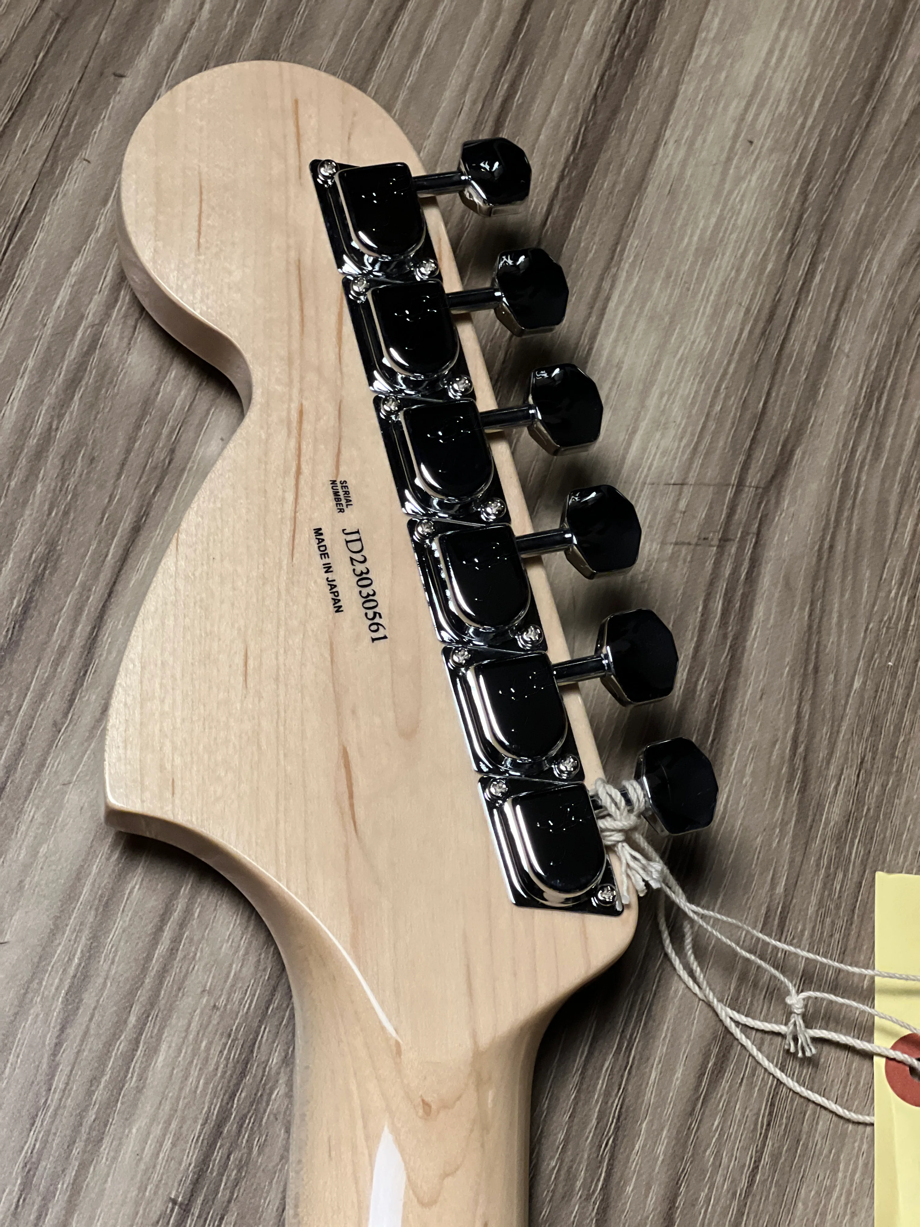 Fender MIJ FSR Collection Traditional 70s Telecaster Deluxe with Maple FB in Vintage White JD23030561 - Image 6