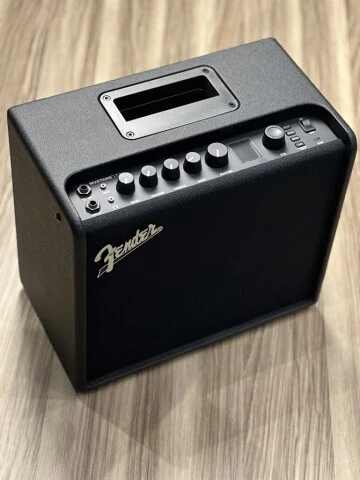 Fender Mustang LT25 Guitar Combo Amplifier 230V EU - Image 3