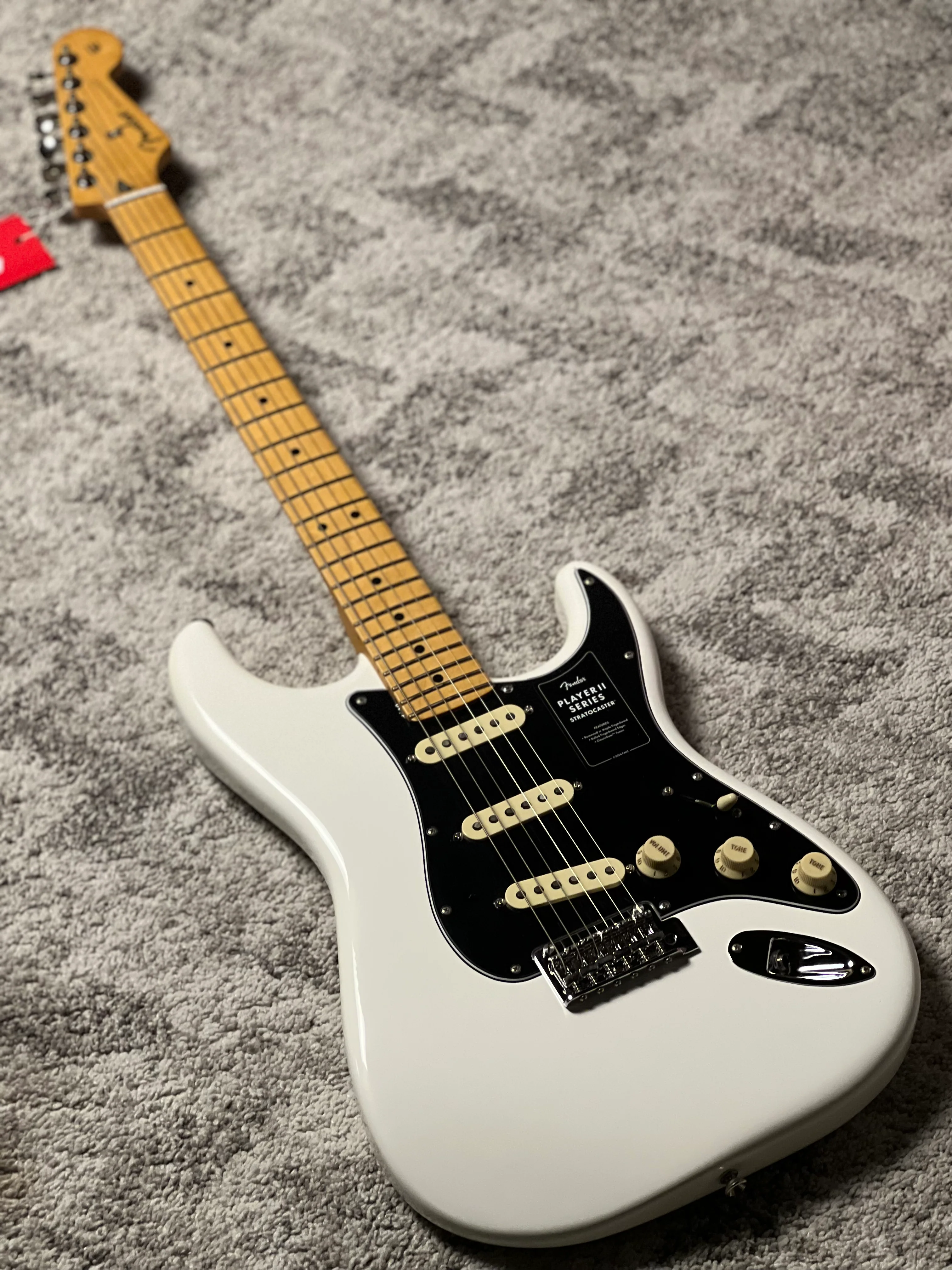 Fender Player II Stratocaster with Maple FB in Polar White MXS24033185 - Image 2