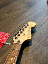 Fender Player Jazzmaster with Pau Ferro FB in Buttercream - Image 7