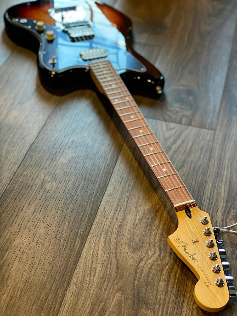 Fender Player Jazzmaster with Pau Ferro Fingerboard in 3-Tone Sunburst - Image 4