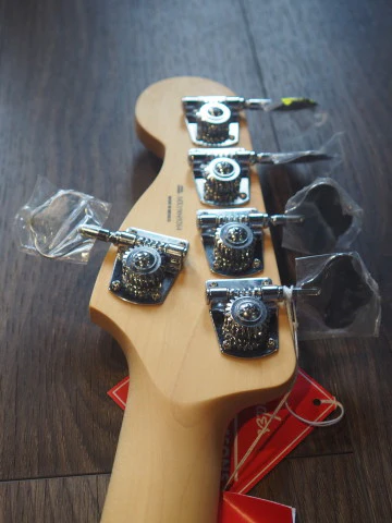 Fender Player Series Jazz Bass V String Pau Ferro Polar White - Image 6