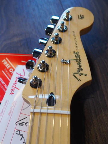 Fender Player Series Stratocaster HSS Maple Neck in Polar White - Image 4