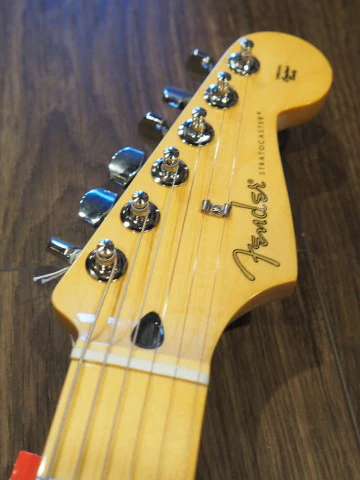 Fender Player Series Stratocaster Maple Neck in Buttercream - Image 3