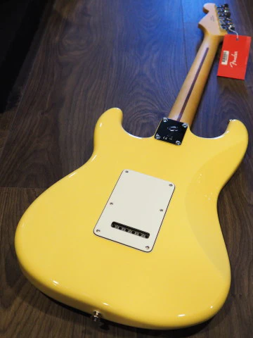 Fender Player Series Stratocaster Maple Neck in Buttercream - Image 4