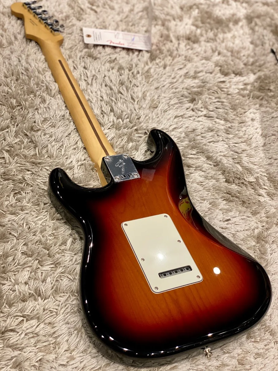 Fender Player Series Stratocaster Maple Neck in 3-Tone Sunburst - Image 2