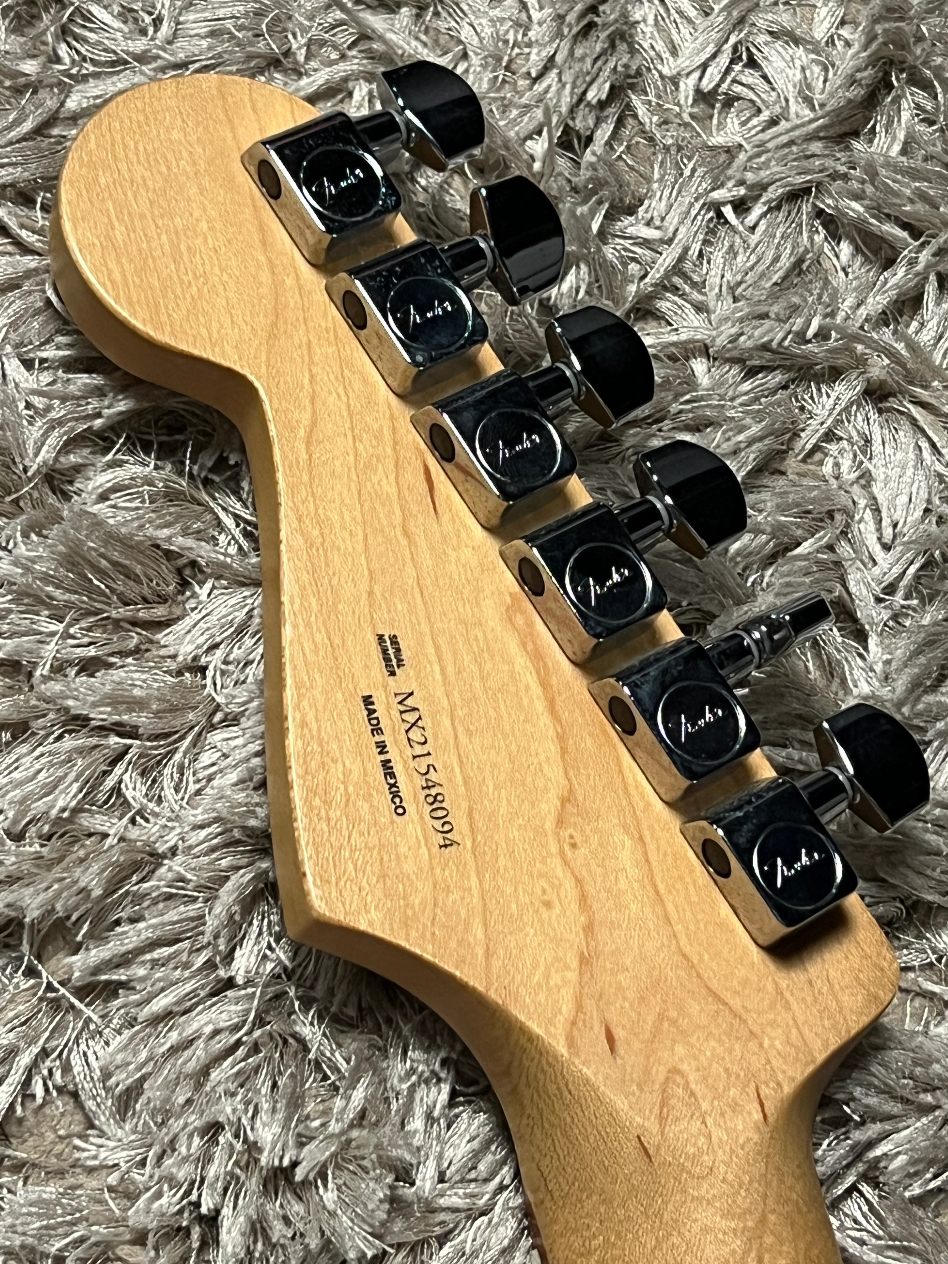 Fender Player Series Stratocaster Pau Ferro in Three Tone Sunburst (USED) MX21548094 - Image 6