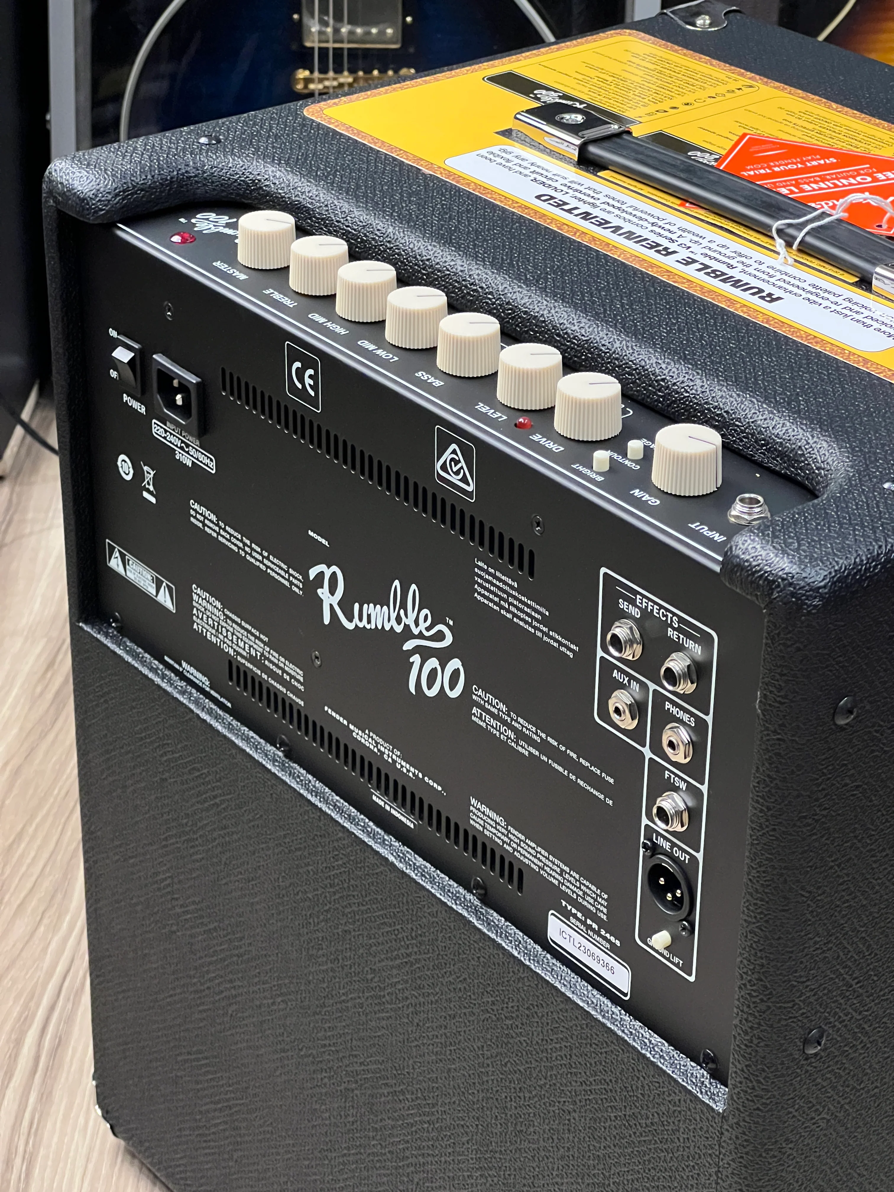 Fender Rumble 100 V3 Combo Bass Amplifier, 230V EU - Image 3