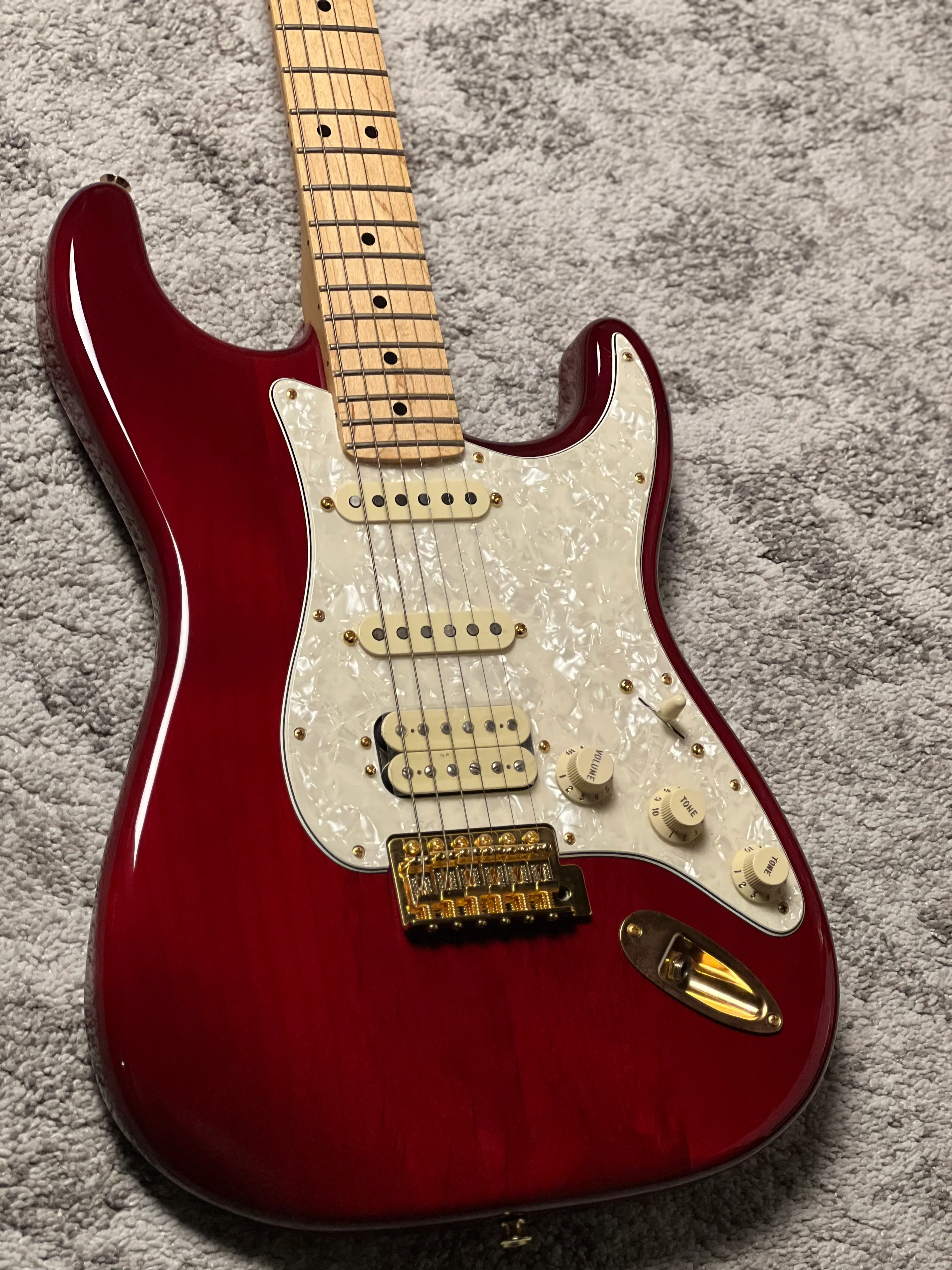 Fender Tash Sultana Stratocaster With Maple FB In Transparent Cherry MX20069998 - Image 4